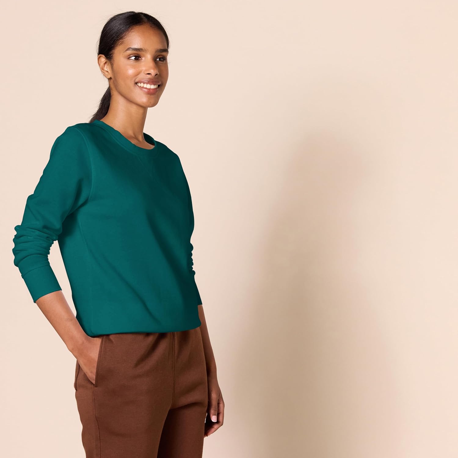 Amazon Essentials Women's Fleece Crewneck Pullover Sweatshirt (Available in Plus Size) - Image 3