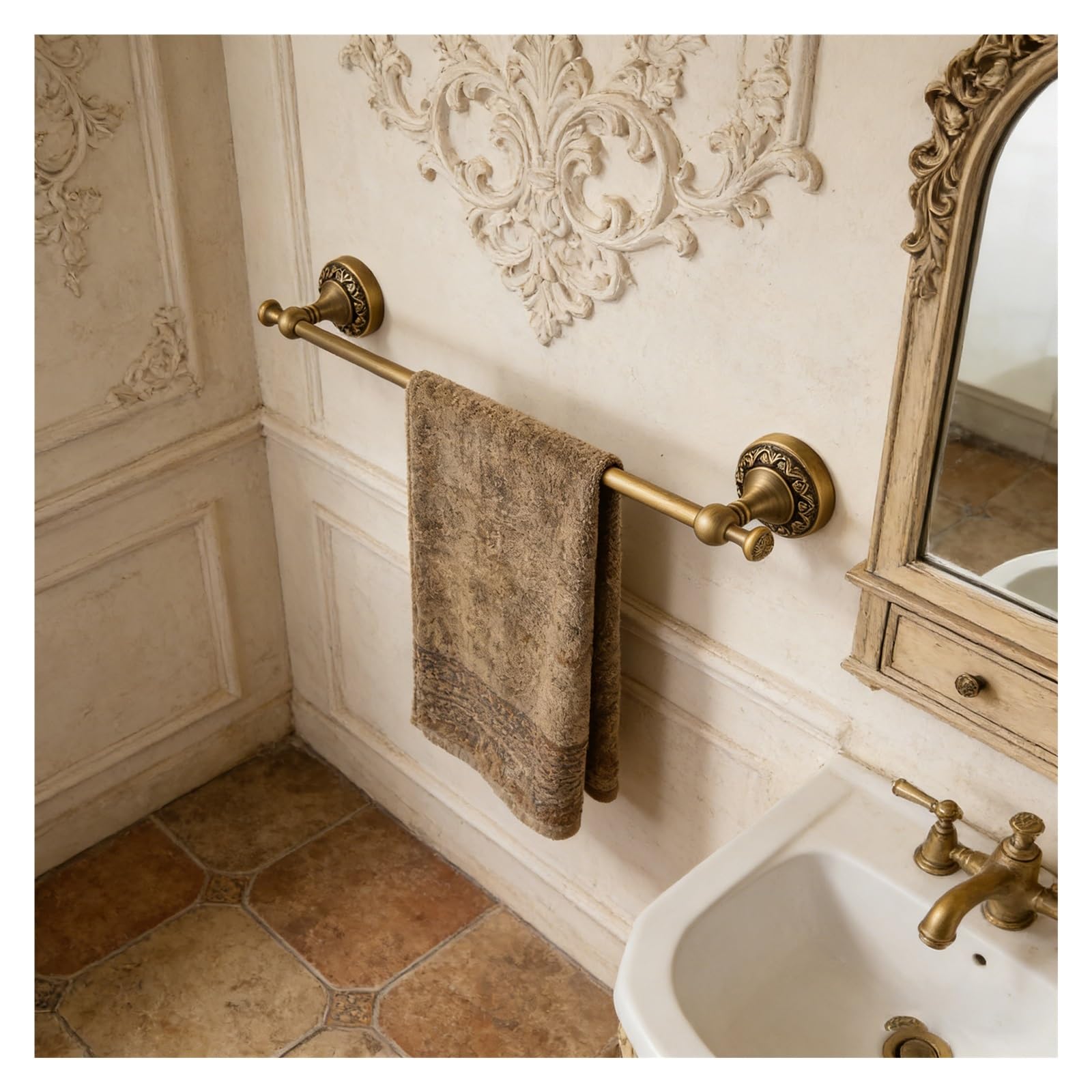 Barre porte-serviettes vintage pour une décoration élégante de salle de bain d'hôtel