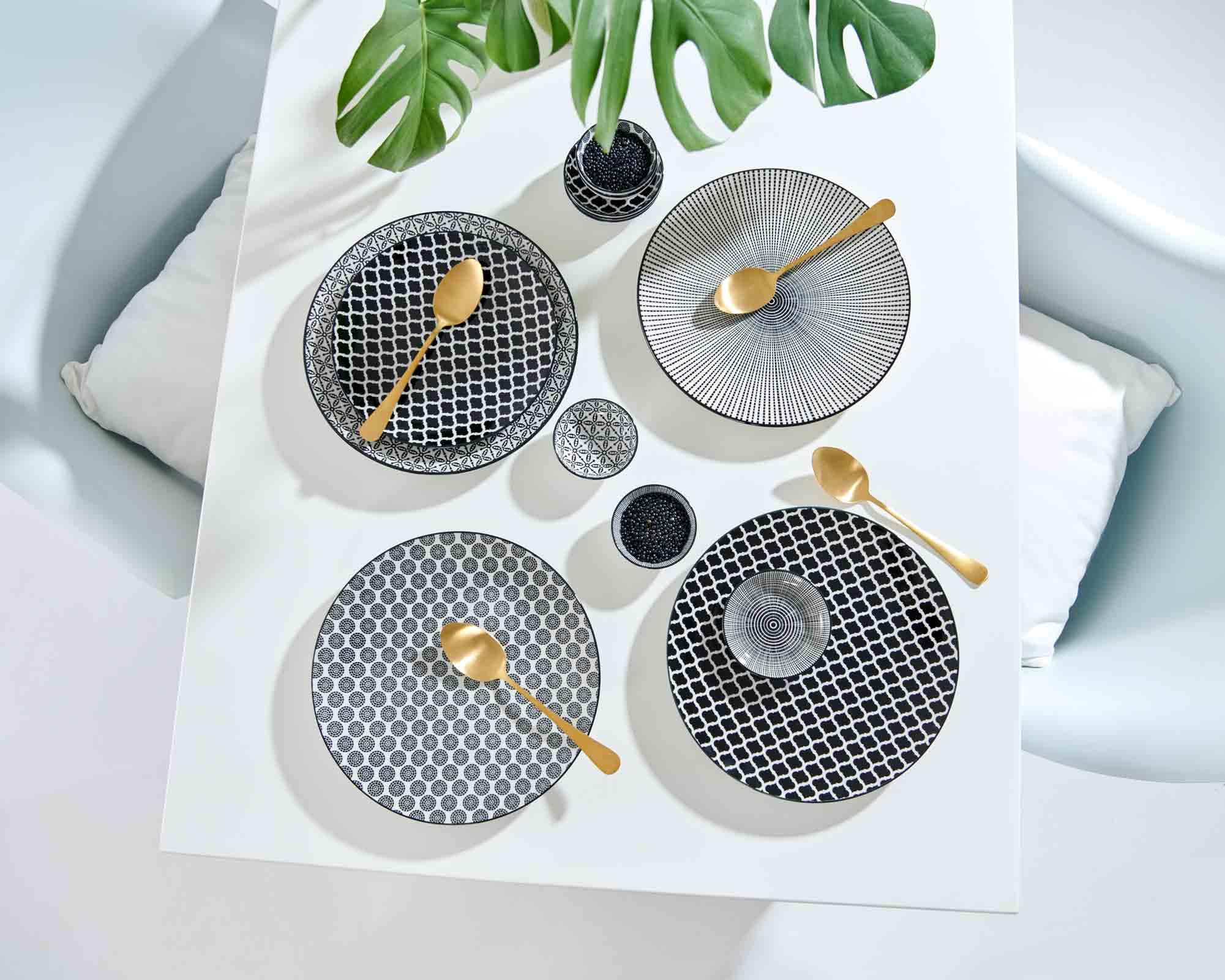Ritzenhoff & Breker Takeo Leaves Dipschalen 12er Set, 10 cm, Flache Dipschälchen mit vollflächigem Dekor, Skandinavisches Design, Mix-&-Match-Geschirr, Porzellan, Weiß und Schwarz
