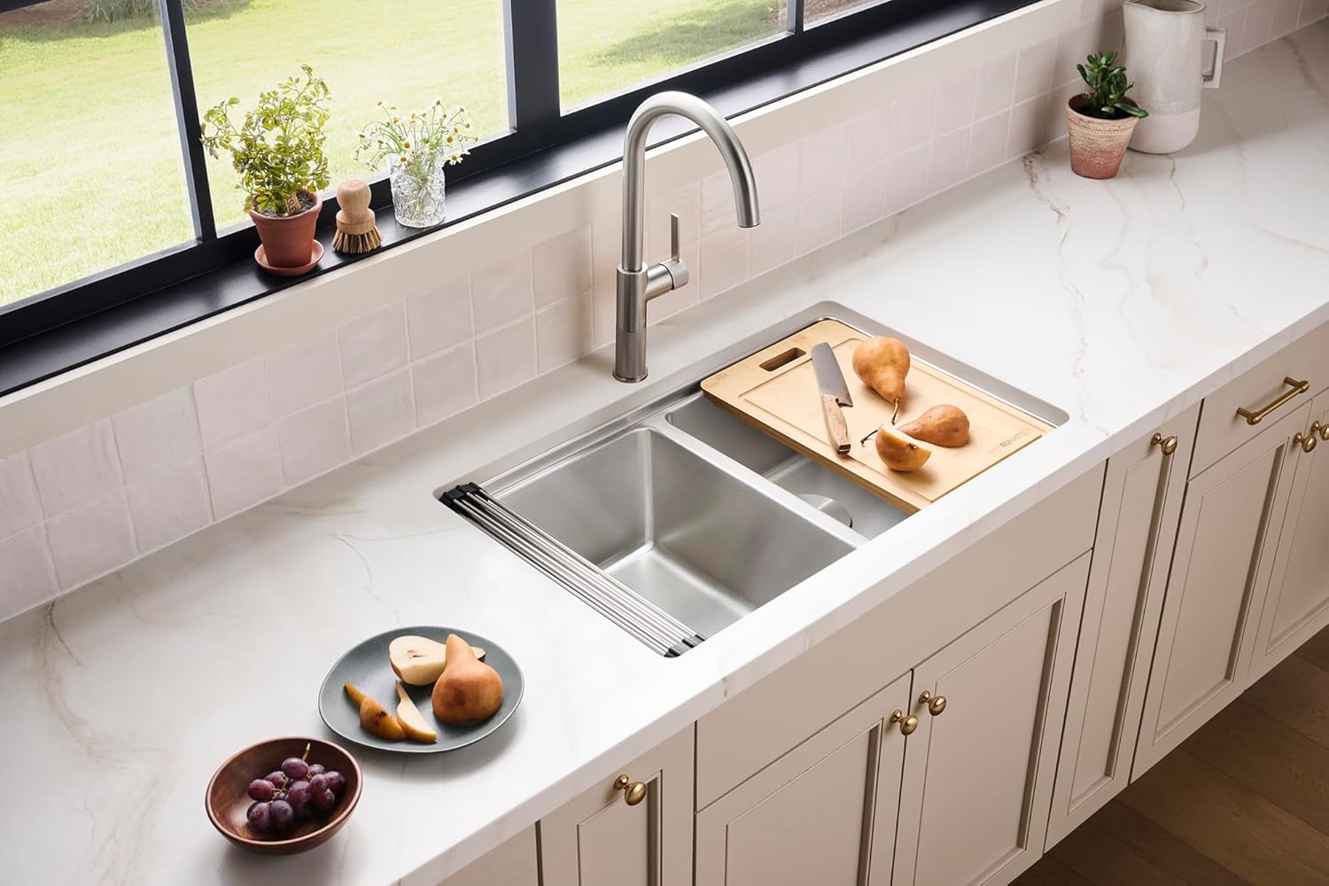 Ruvati 31-inch Undermount 50/50 Double Bowl Workstation 16 Gauge Stainless Steel Kitchen Sink - RVM5239