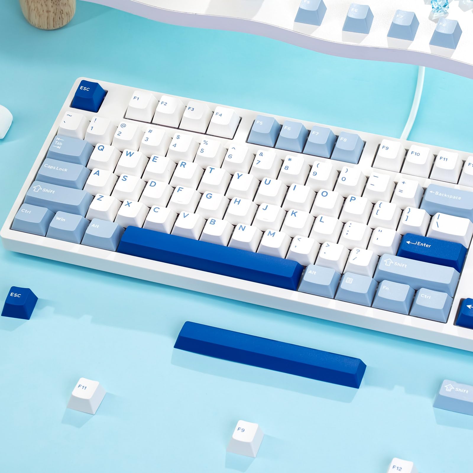 Akko 3108 V3 klawiatura mechaniczna, przewodowa USB typu C, 100% układ US, możliwość wymiany podczas pracy, oświetlenie RGB tylko w kolorze białym, z nasadkami na klawisze PBT Double-Shot (Glacier