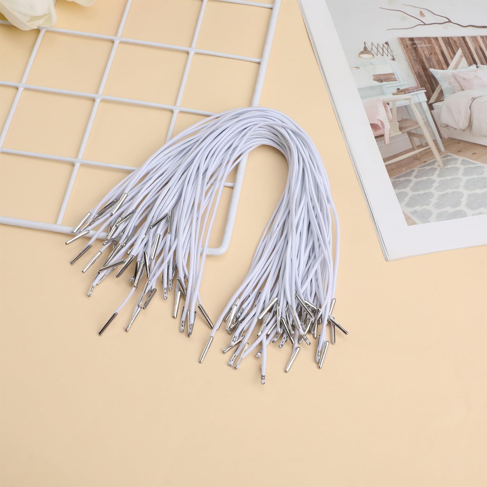 Operitacx 600 STK Elastische Schnüre Elastische Spule Verstellbares Schlüsselband Armband Gummibänder Perlenschnüre Elastisches Spulenkabel Ohrschlaufenschnur Strecken Kind Weiß