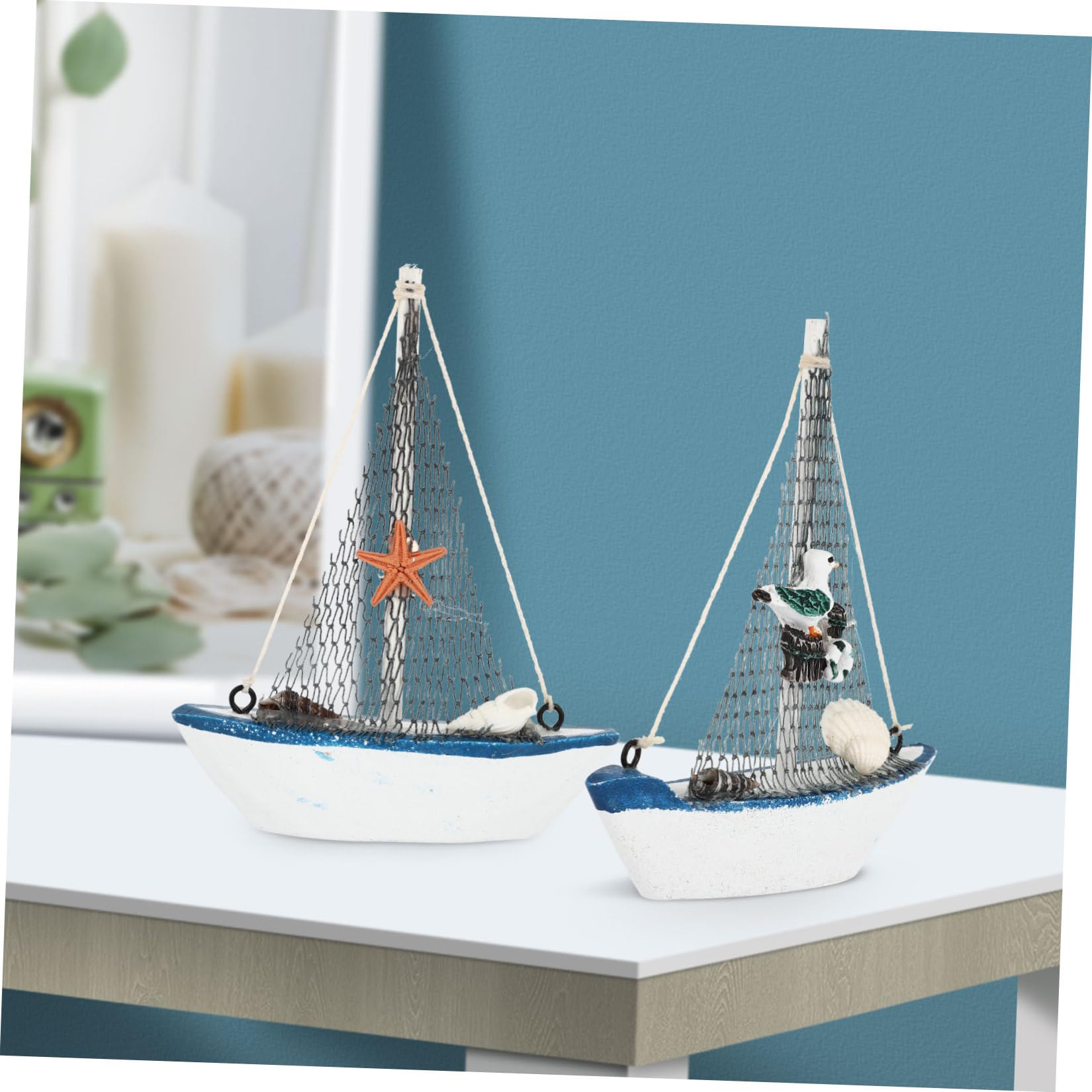 Mikikit 4 Pezzi Modellino Barchetta a Vela in Resina per Decorazione Marina Contemporanea e Artistica, Ornamento per Decorazioni da Festa a Tema Mare e Casa Stili multipli
