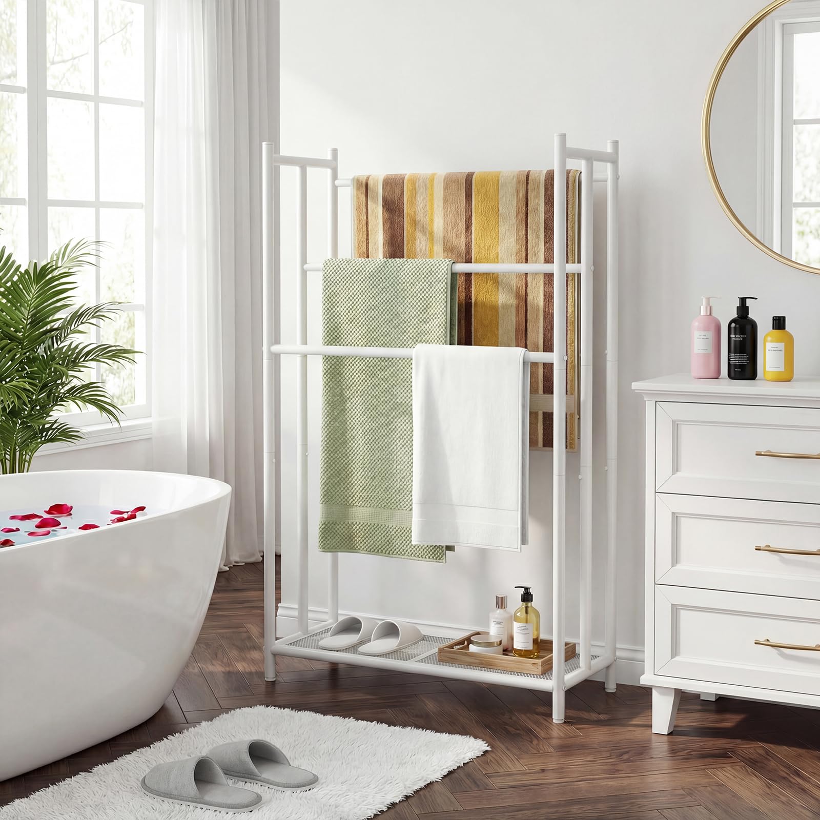 HOOBRO Toallero de Baño, Toallero en Escalera de 3 Niveles, Patas Ajustables y Estante de Malla, Estantería Multiusos, para Baño, Dormitorio y Sala, Blanco EWT09LB01