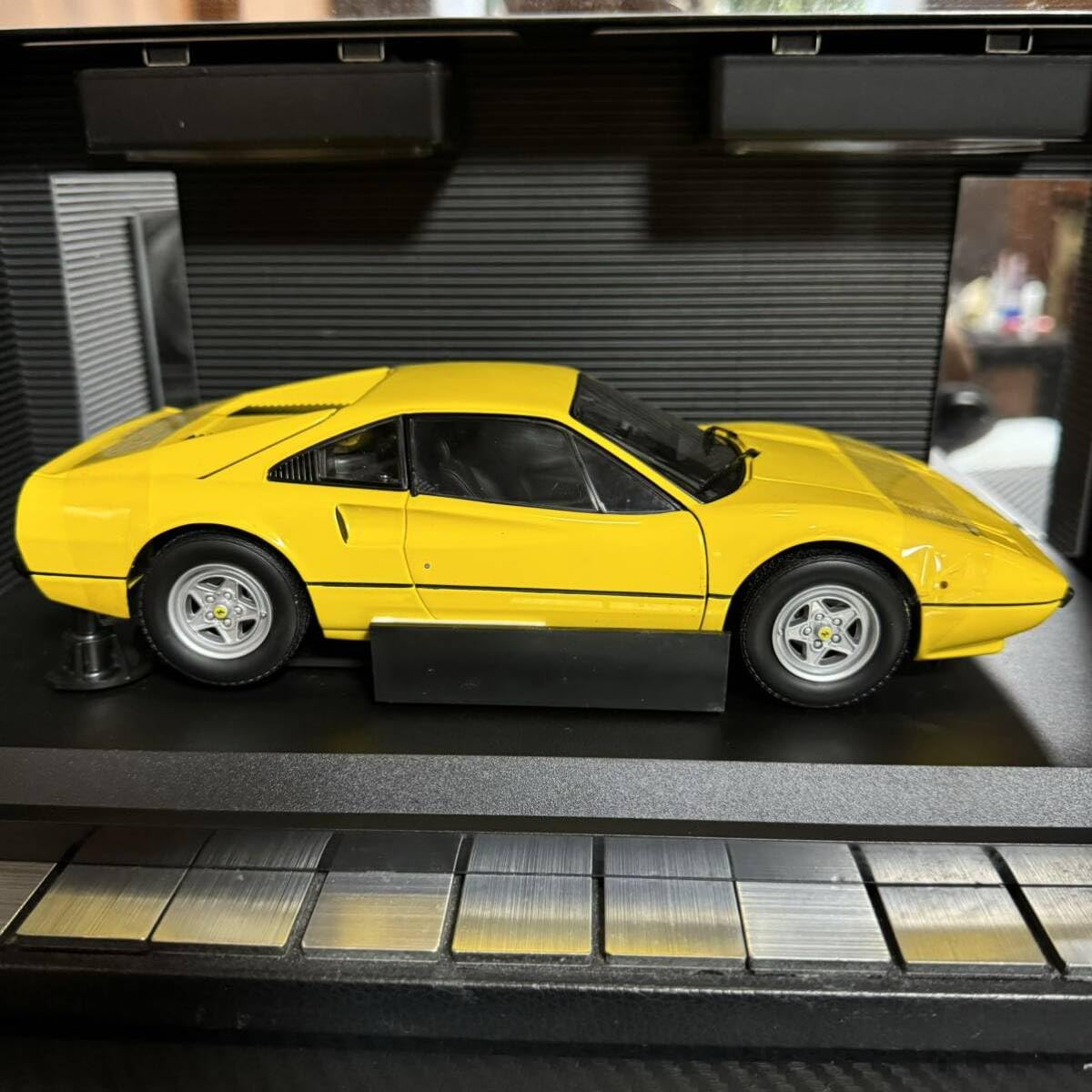 絶版 京商 1/18 フェラーリ 308GTB 京商 1/18 フェラーリ 308GTB Amazon | 絶版 京商 1/18