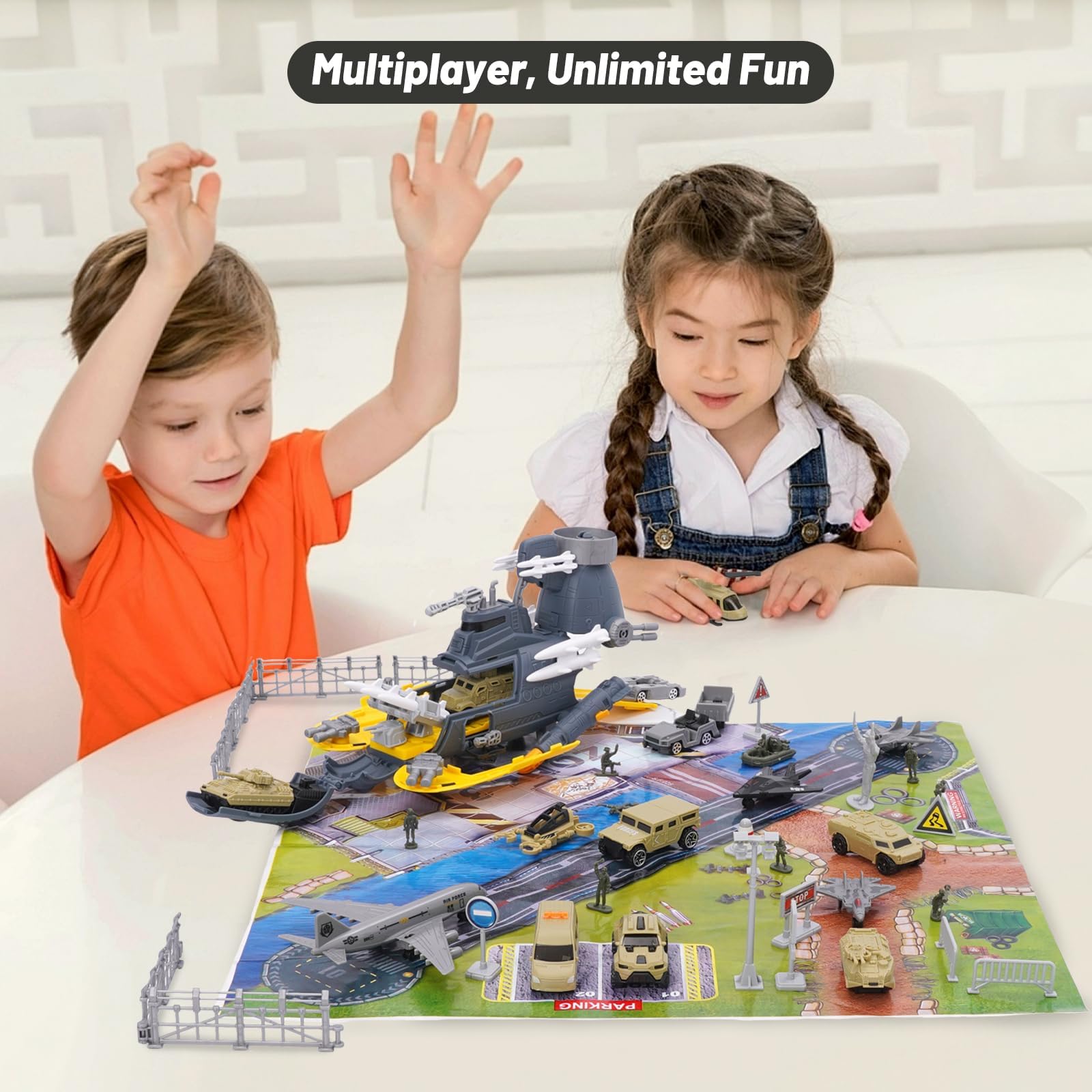 Modello di Sottomarino Militare, Giocattolo Militare Marino, Contiene 18 Tipi di Trasporto con Pannelli Segnaletici e Tappetini da Gioco, Portaerei per Bambini dai 3 anni in su