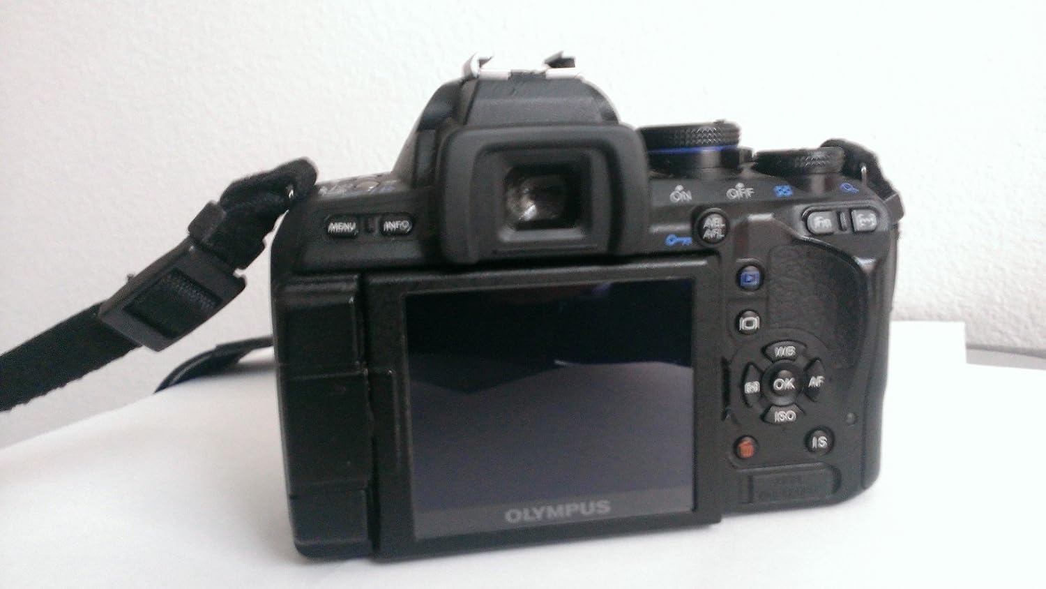 OM SYSTEM OLYMPUS Evolt E620 12.3MP Live MOS Digital SLR Camera with Image Stabilization and 2.7 inch Swivel LCD (Body Only)