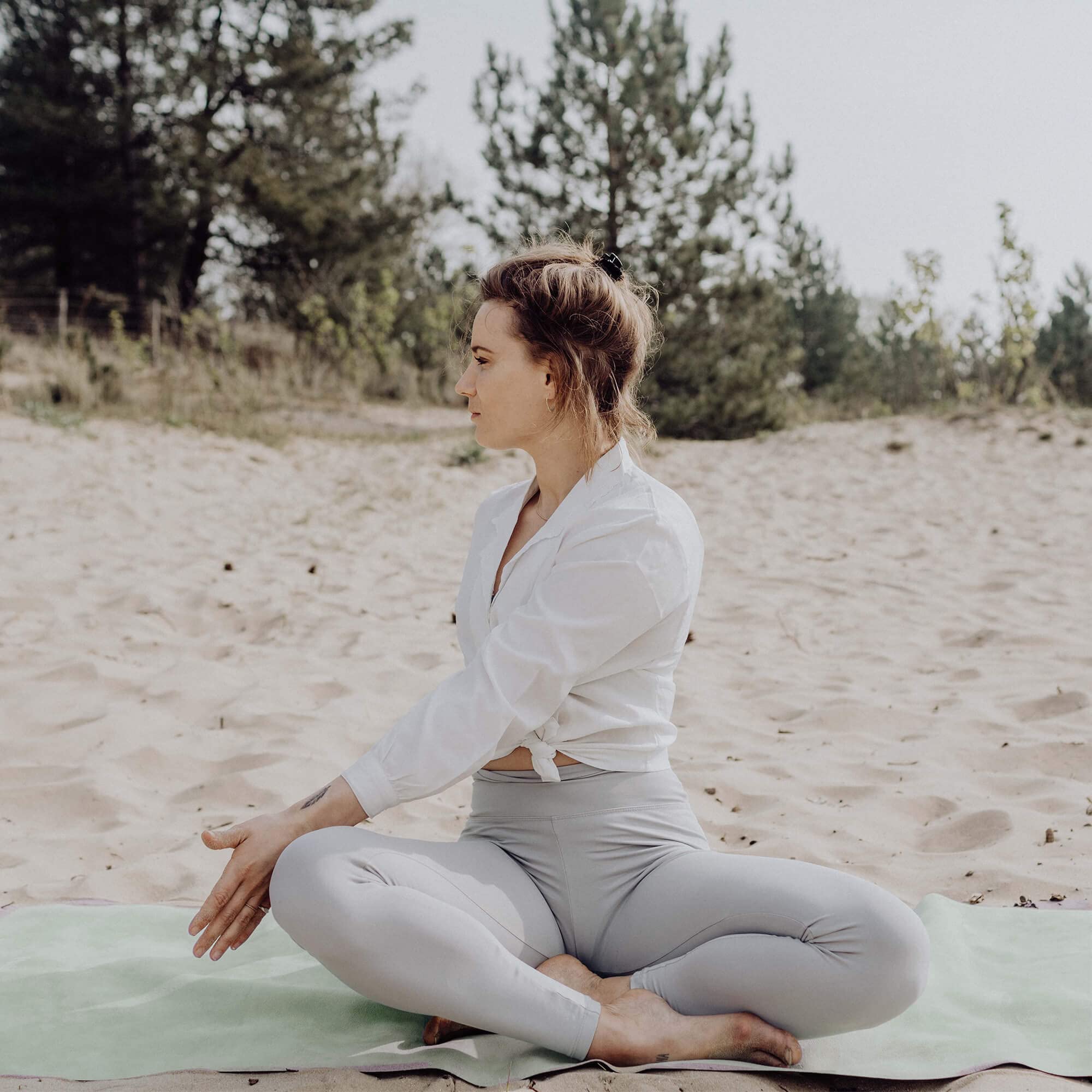 FLXBL Esterilla de Yoga de Viaje y Capa Superior - Ligera y Plegable