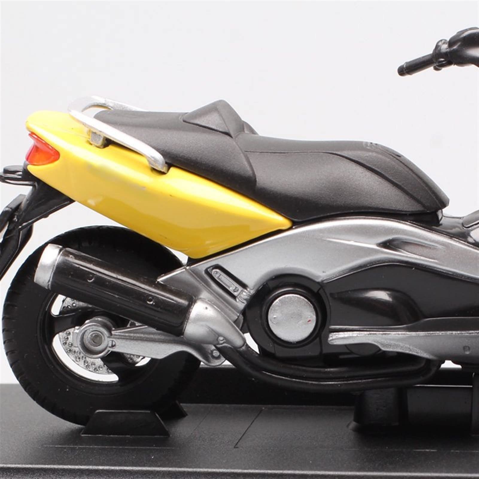 Scala 1/18 Per Yamaha XP500 Tmax 2001 Scooter Moto Modelli Diecast Bike Toys Veicolo Di Souvenir Hobby