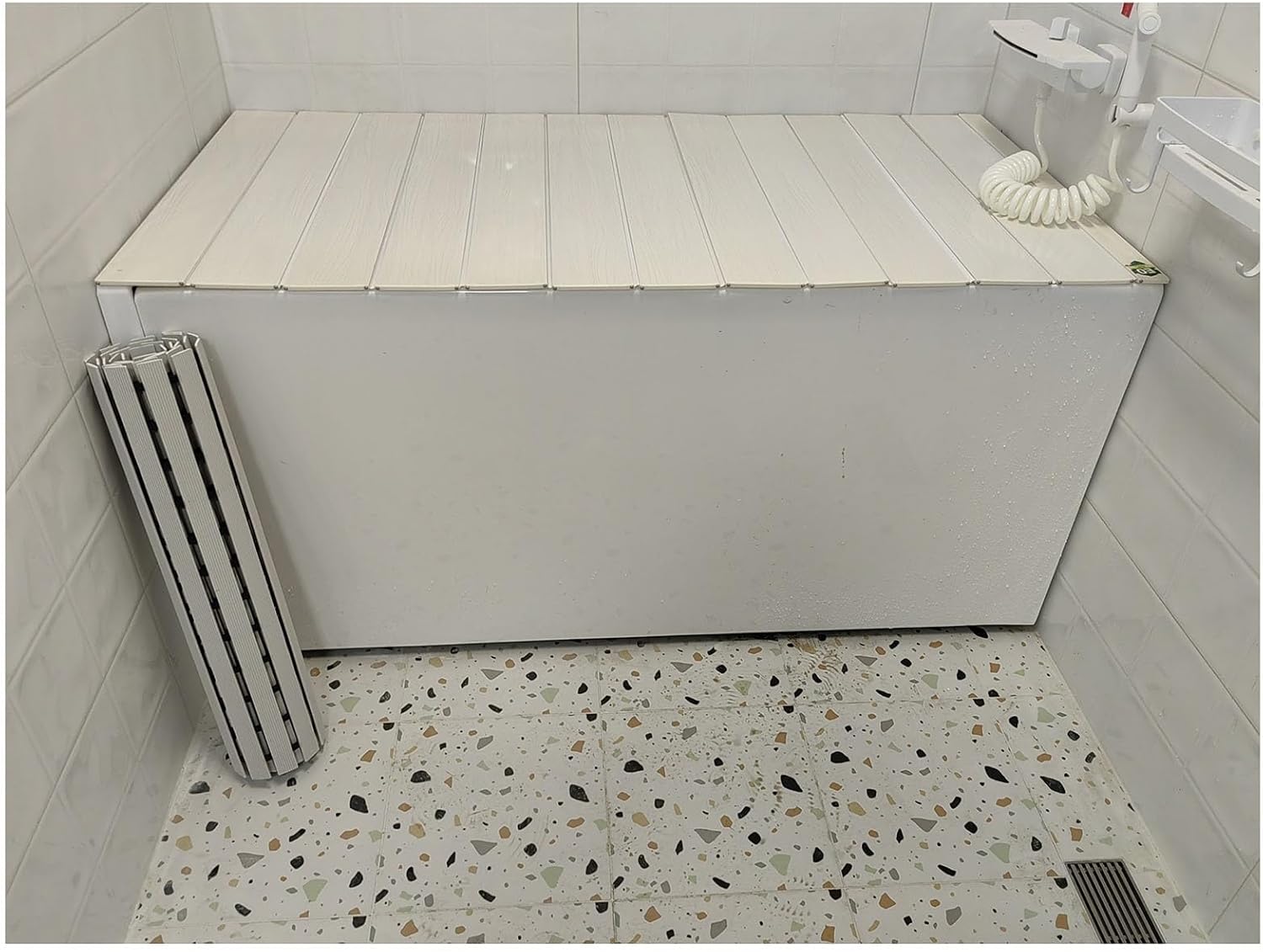 Bathtub Tray Folding PVC Bathtub Cover Plastic Dust-Proof Board Shutter Bath Lid, Scalable Bathtub Tray Insulation Cover for Spa, Bathroom & Shower, 0.6cm Thickness Multifunctional(80x180x0.