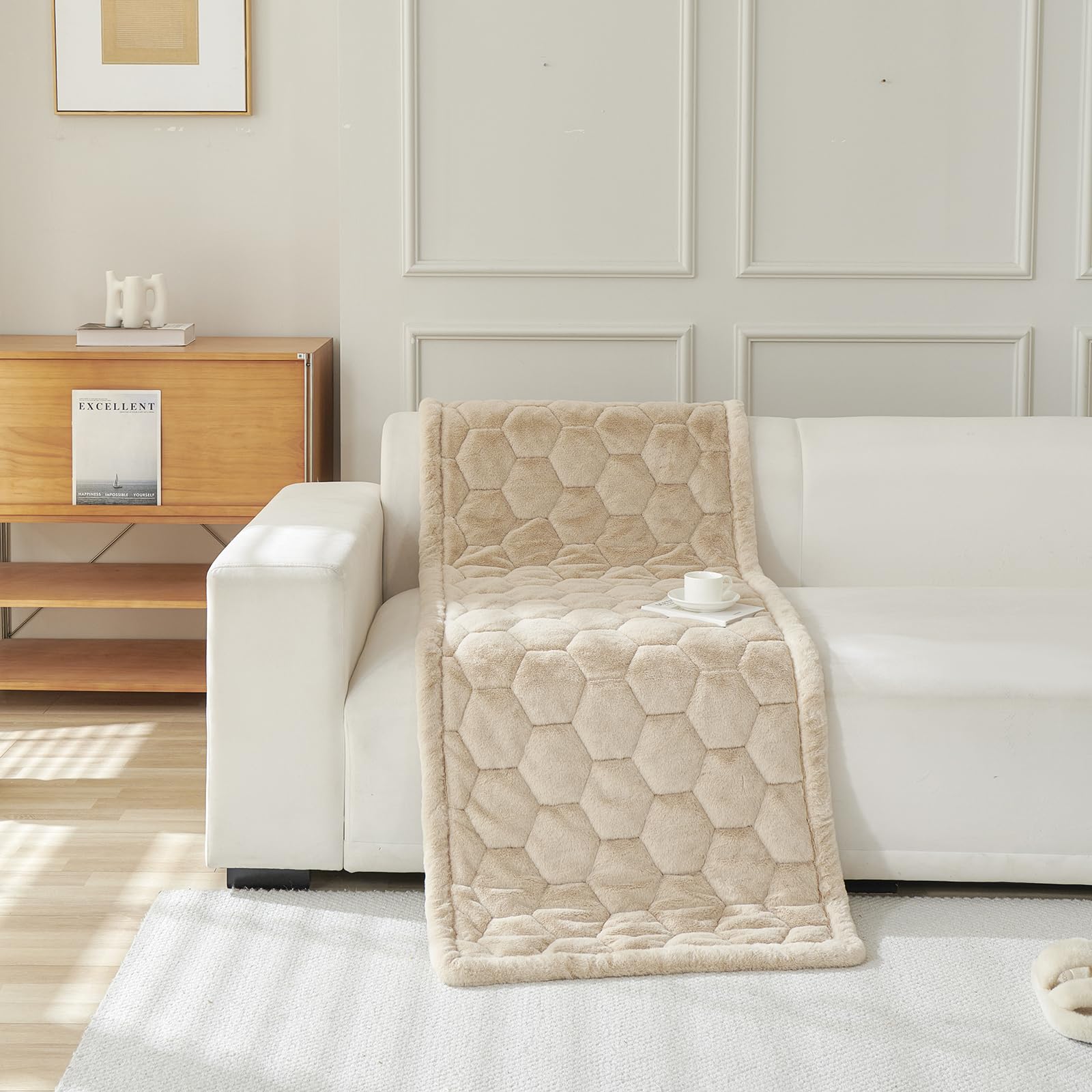 GKXLH Nuovo Copridivano Spesso - Morbida Flanella Universale per Divano da 2, 3, 4 Posti, Antiscivolo, Lavabile, Copridivano Chaise Longue, Protezione per Mobili (Cammello Chiaro, 70 x 180 cm)