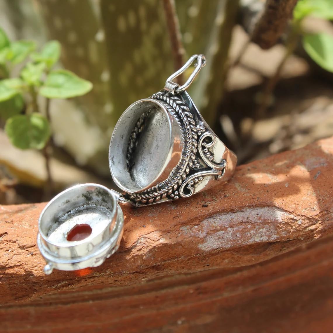 Natural Carnelian Ring, Poison Box Ring, Poisoner Ring, Oval Stone Ring, Antique Poison Ring, Vintage Box Ring, Handmade Poison Ring, Secret Ring, Pillbox Ring, Boho Ring, Snuff Locket Jewelry