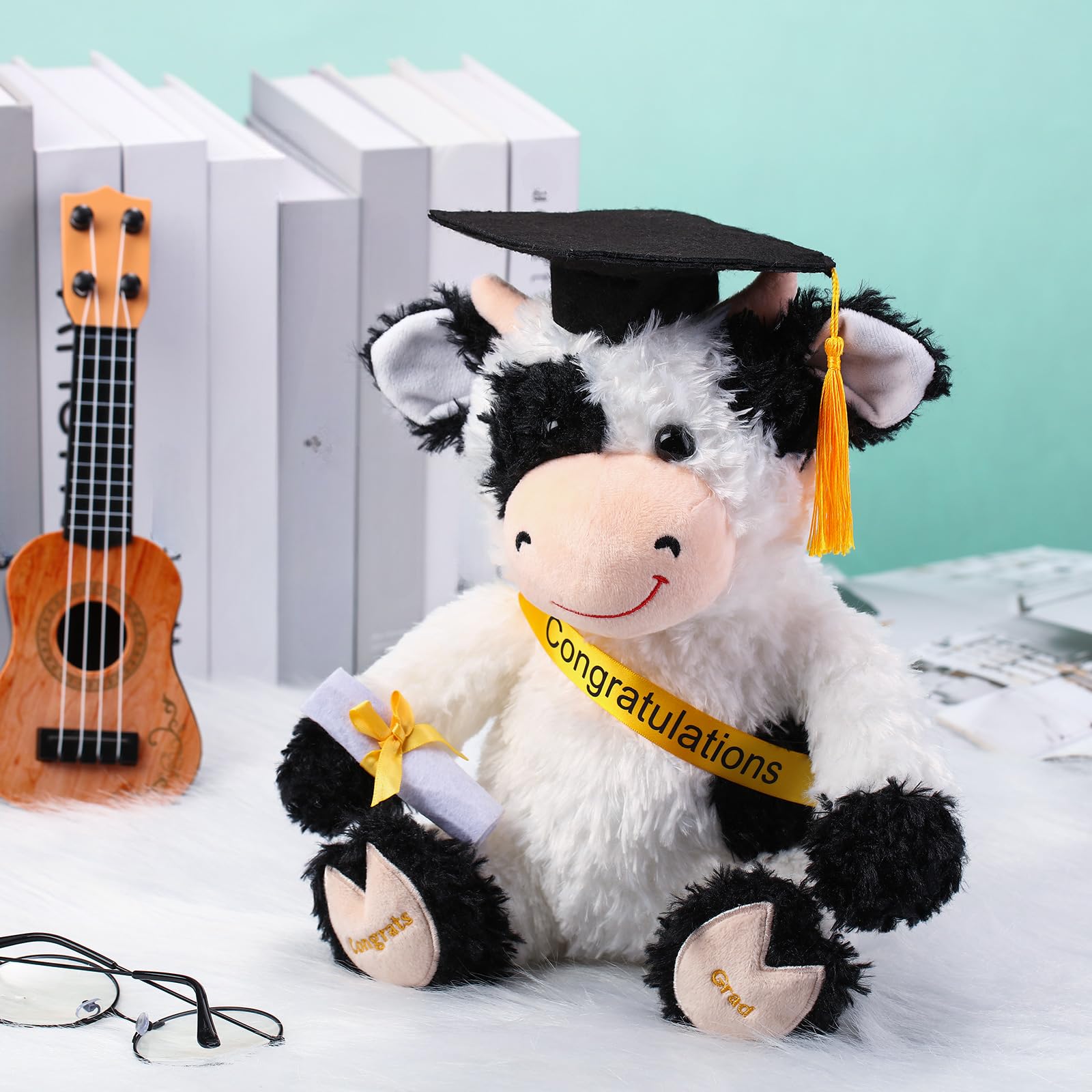 Peluche De Graduación Vaca Con Birrete - 25 Cm De Algodón PP, Suave Y Detallado, Regalo Significativo Para Niños Y Adultos En Graduaciones Escolares Y Universitarias