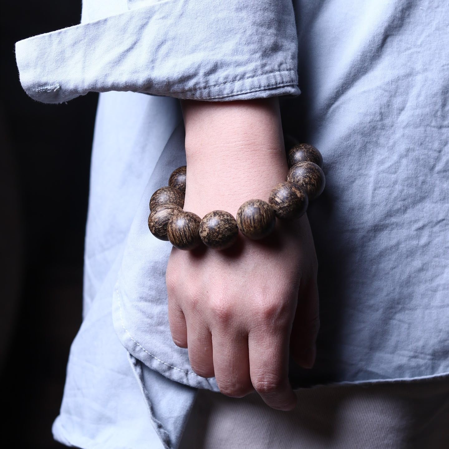 Bracciale vietnamita Qinan in Legno di agar Bracciale con Perline di Preghiera Grado affondante Profumo Floreale e fruttato Dolce