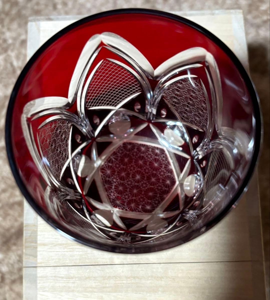 薩摩切子　冷酒グラス　赤 ガラス専門店｜薩摩切子｜島津切子｜冷酒グラス cut01／金赤 – TSUCHI