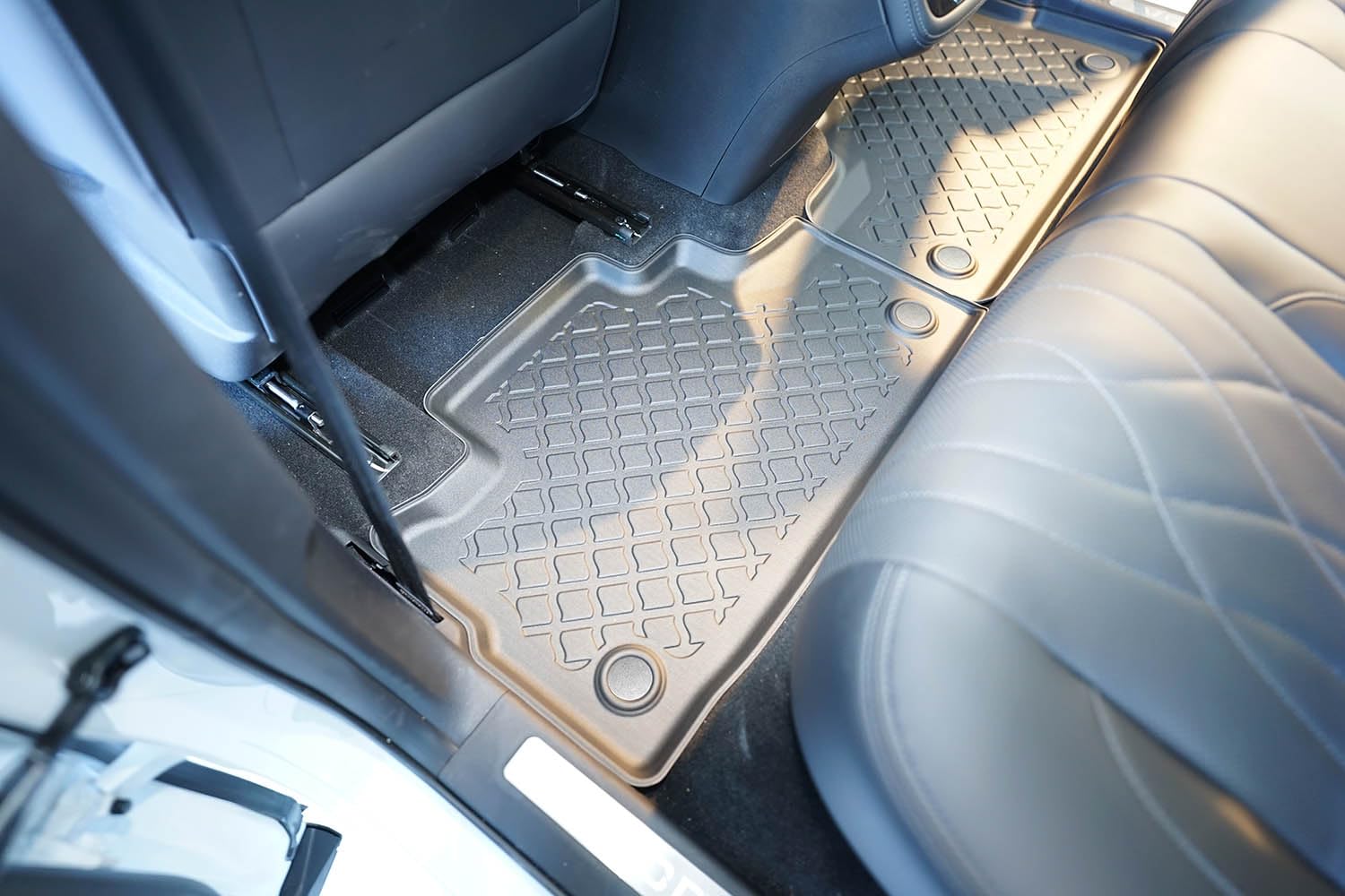 Car Lux AR07873 - Tappetini in gomma tipo secchio per Omoda 9 PHEV dal 2025