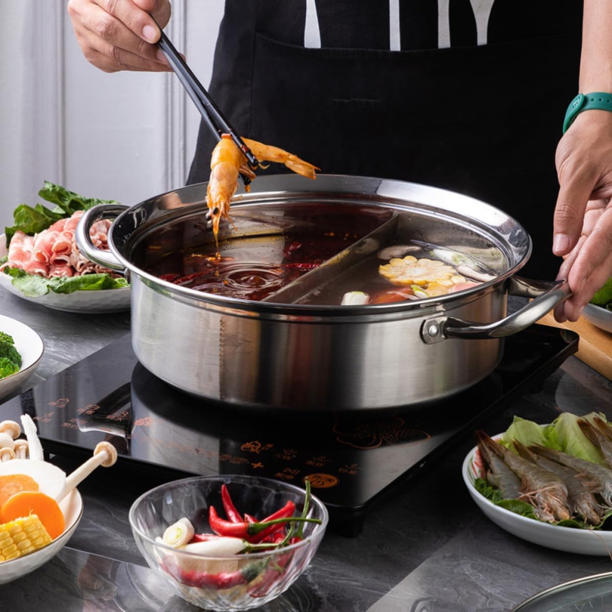 Gadpiparty Stainless Steel Two Flavor Hot Pot with Lid and Divider, Sturdy Shabu Pot with Vacuum Anti-scalding Handle, Tempered Glass Cover, Suitable for Stoves and Household Kitchenware
