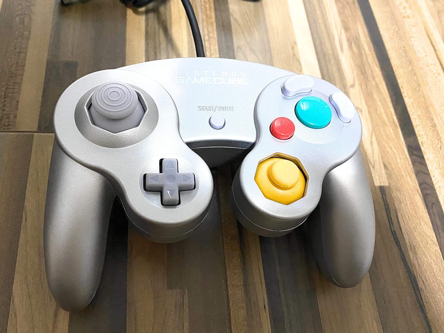NINTENDO GAMECUBE シルバー【メーカー生産終了】
