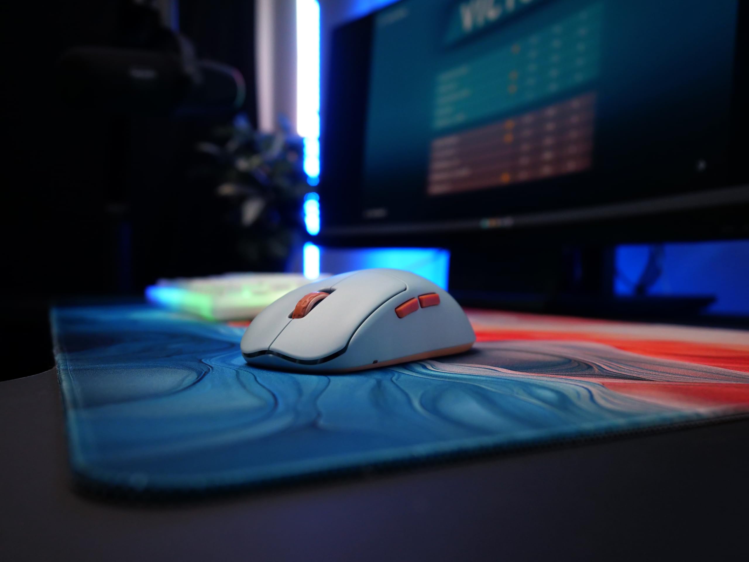CHERRY XTRFY M68 Wireless, Ratón Inalámbrico Ultraligero para Juegos, 2,4 GHz, Optimizado para E-sports, Forma Simétrica con Parte Frontal Extra Baja, Azul