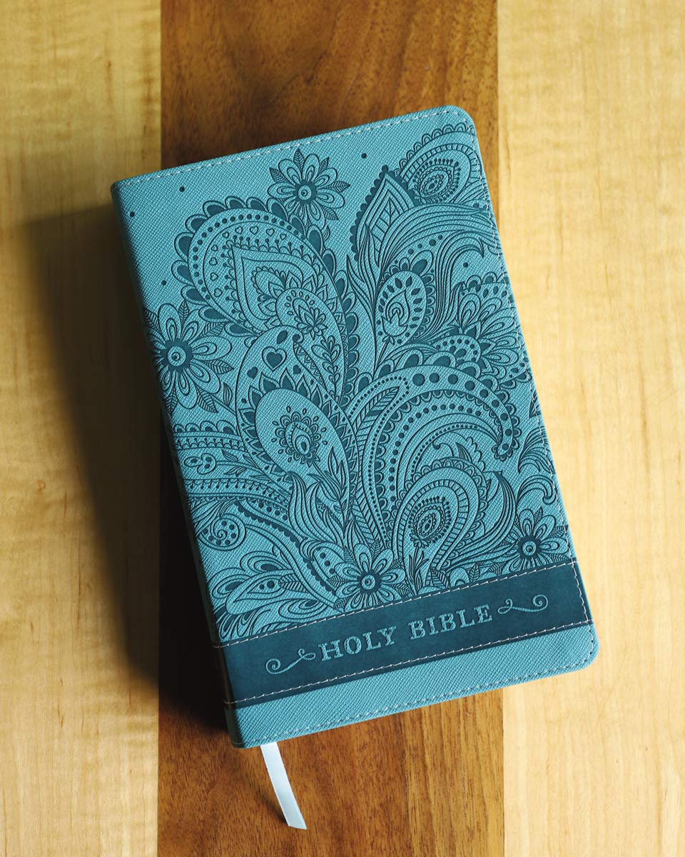 NIV, Bible for Teen Girls, Leathersoft, Blue: Growing in Faith, Hope, and Love – The Perfect Christian Faith Gift for Your Teenage Girl, Age 13-18