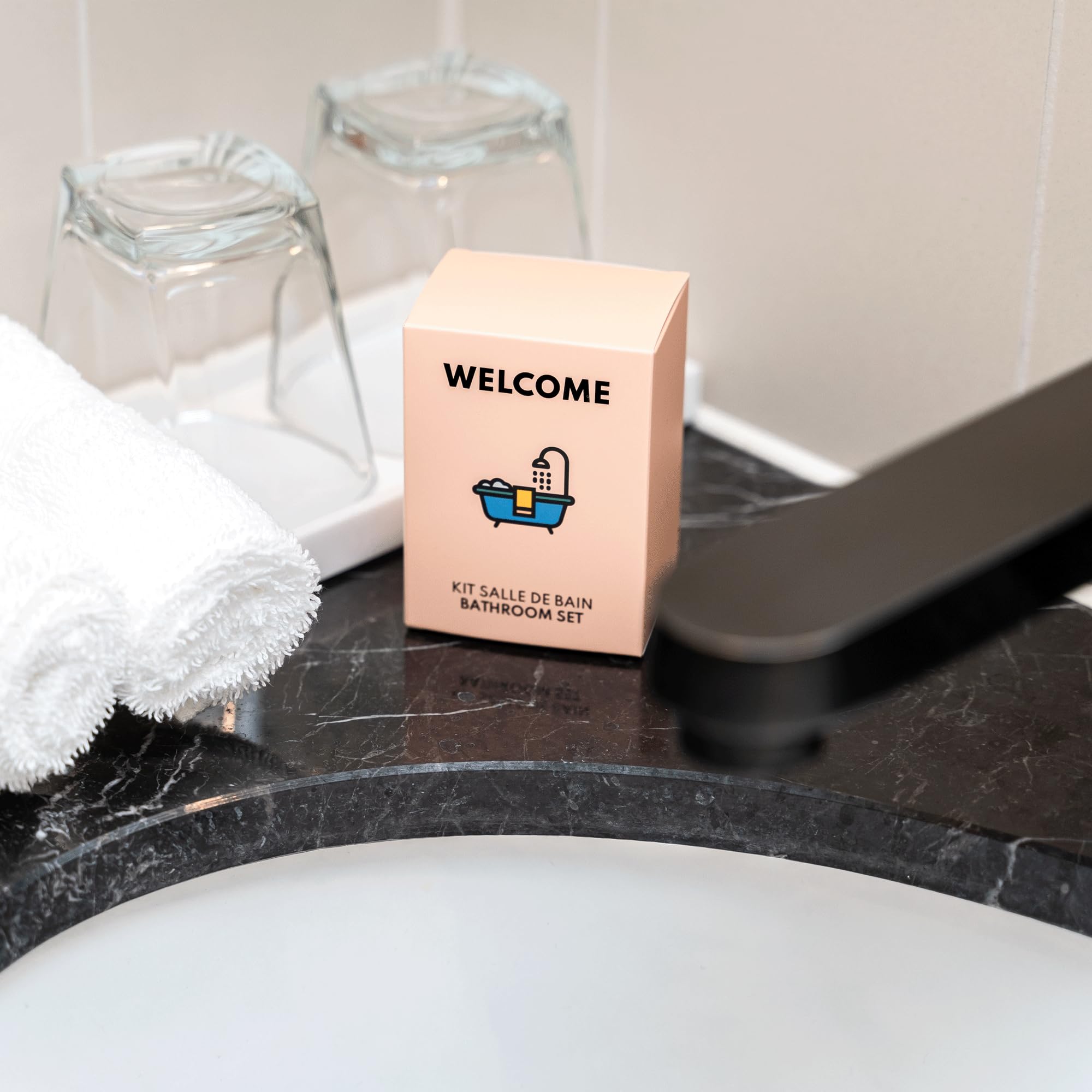 Kit d'Accueil pour Salle de Bain | Idéal pour Locations Saisonnières et Airbnb | Packaging Élégant et Compact - Parfum agréable | Complet et Prêt à l'Emploi