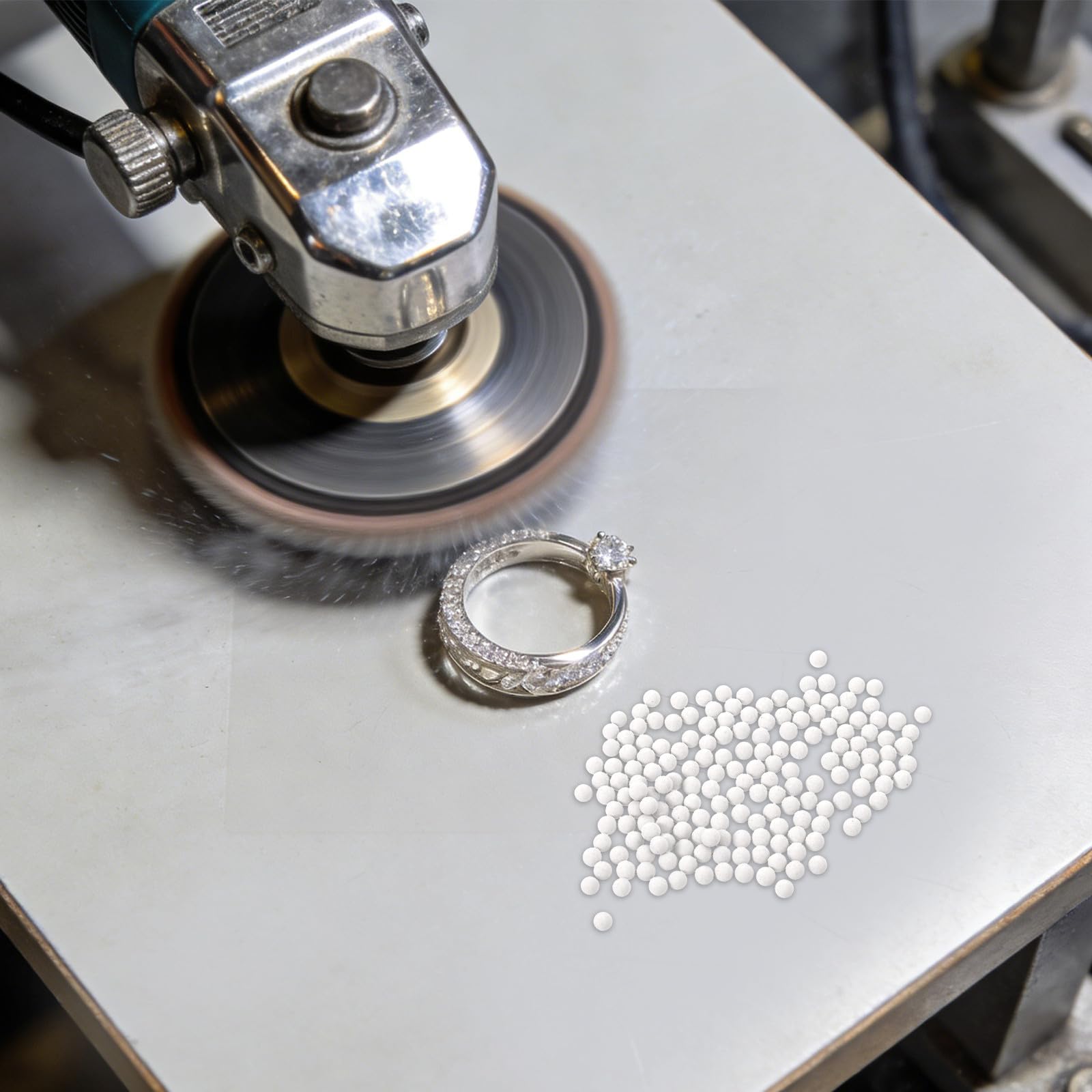 GANAZONO Materiał ścierny w postaci granulek ceramicznych do polerowania kamieni w maszynie wibracyjnej do polerowania biżuterii – narzędzie do biżuterii, 1000 g