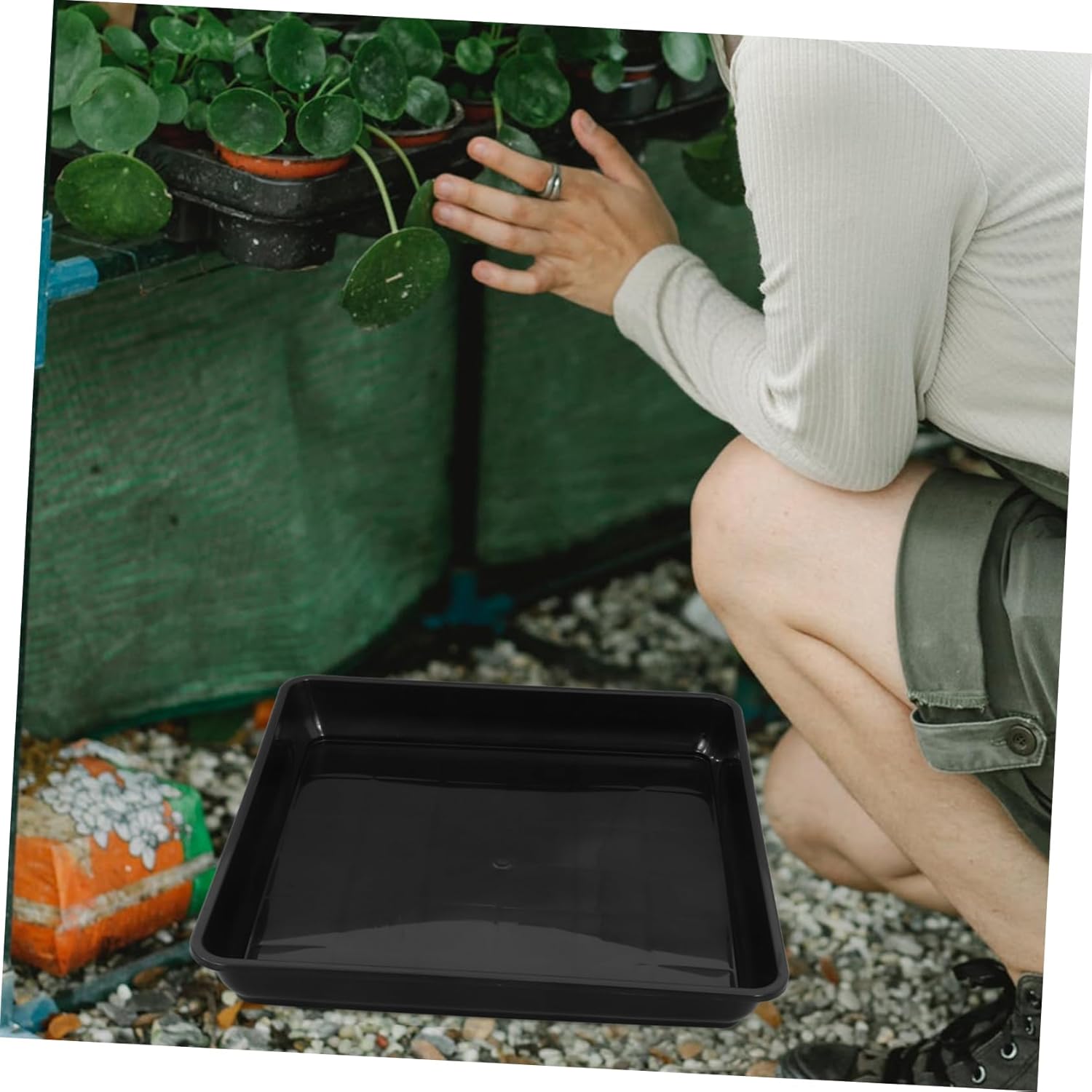 2pcs Square Plastic Plant Saucers Durable Drainage Trays for Pots Heavy-Duty Flower Pot Base Thick Drip Tray for Indoor and Outdoor Use Suitable for Balcony and Garden