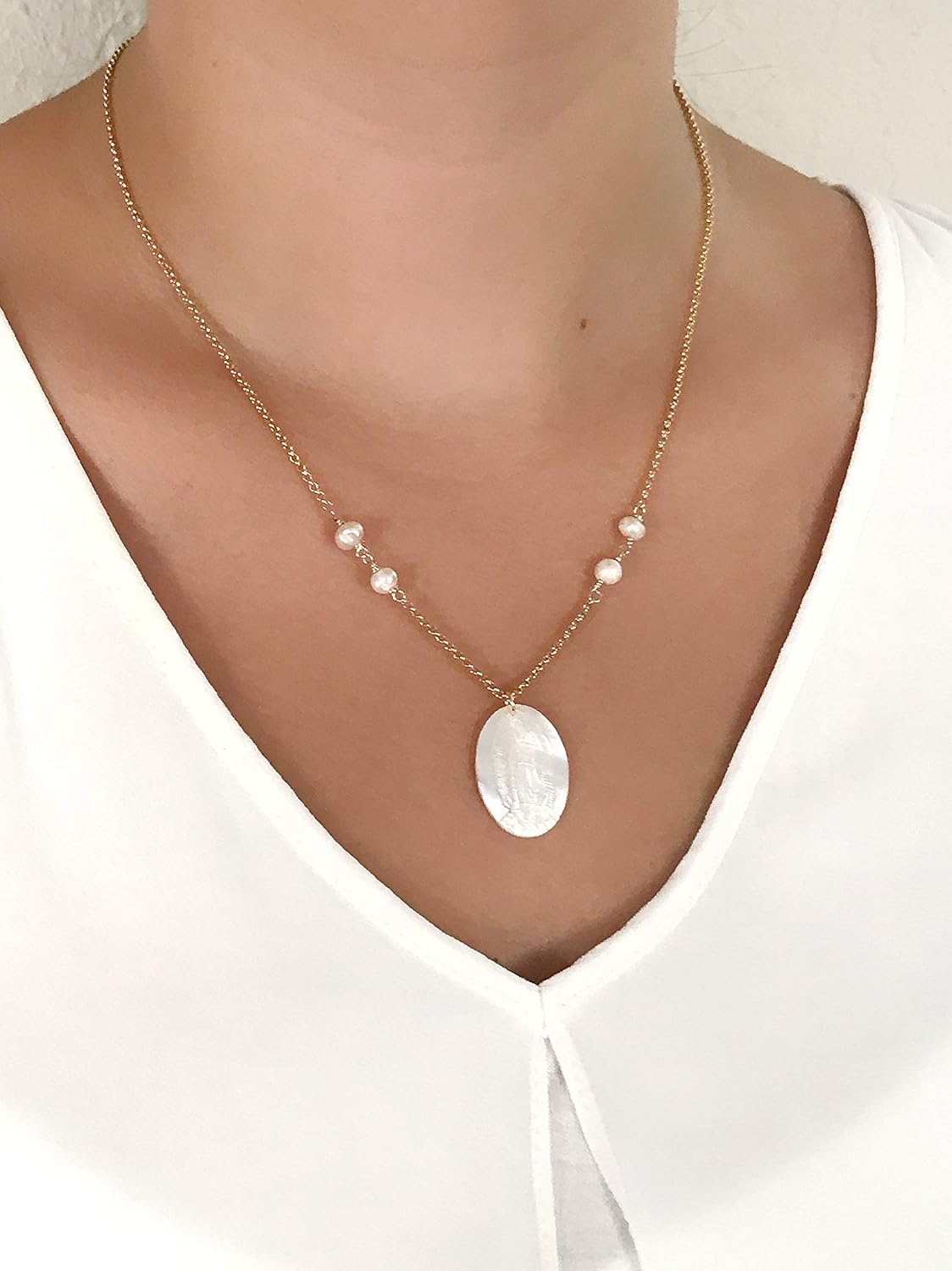 SIFRIMANIA Catholic Religious Necklace with Freshwater Pearls and Mother of Pearl Virgin Mary Pendant - Image 5
