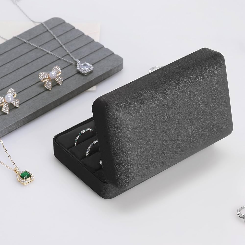 Amazon｜KUKUVR Veletリング収納ボックス 複数のリング用