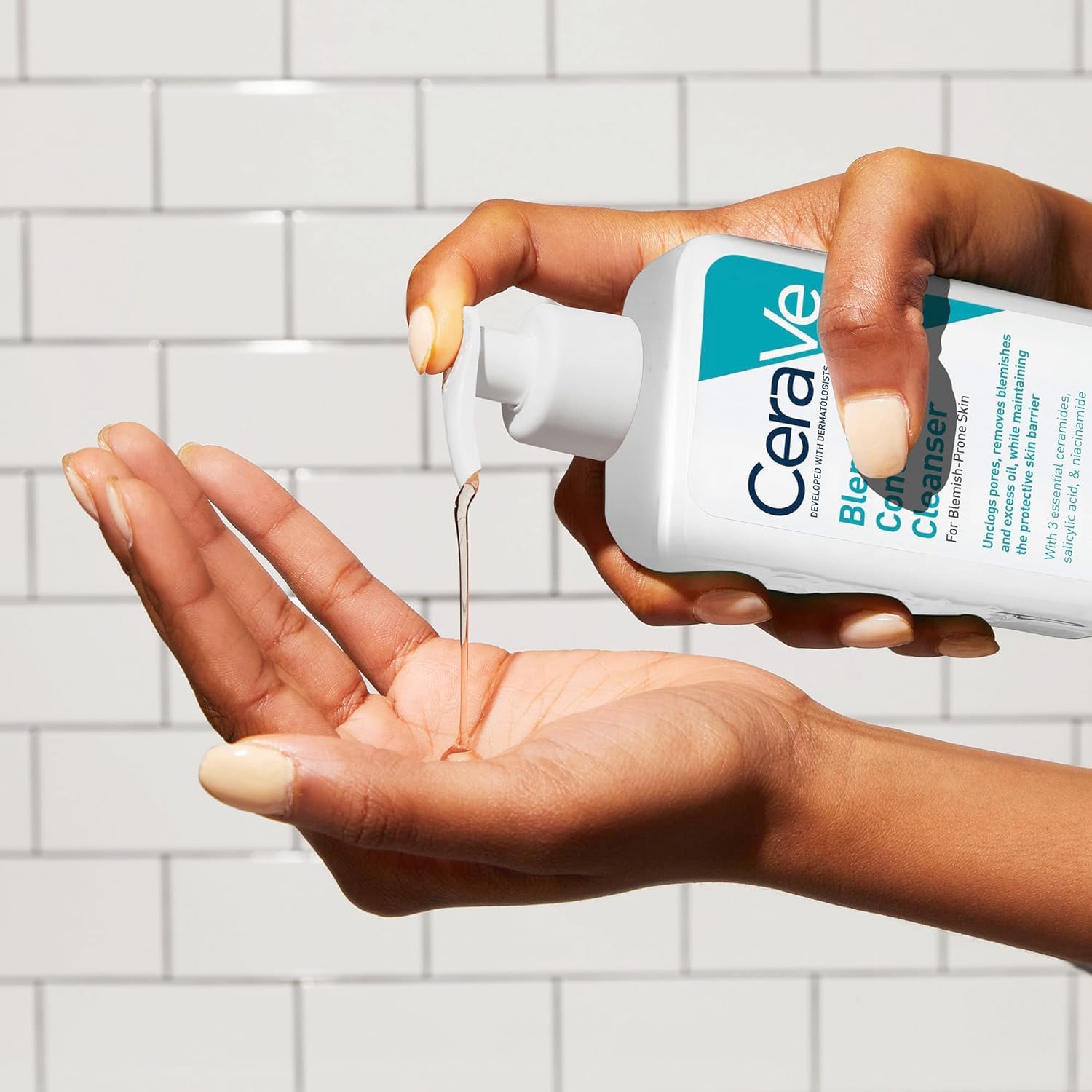 CeraVe Blemish Control Lot de 2 nettoyants pour le visage – 2 % d'acide salicylique et de niacinamide – Gel nettoyant quotidien anti-imperfections pour peaux grasses et sujettes aux imperfections 473