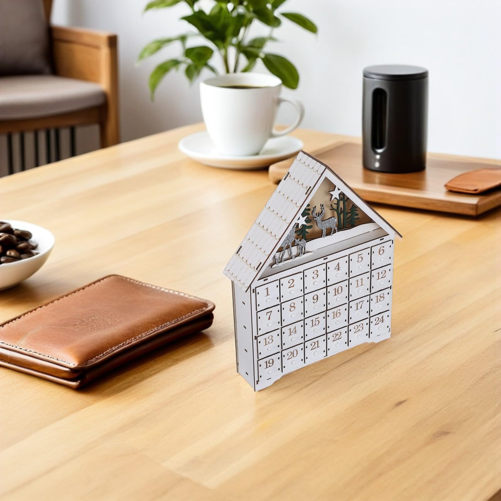 Lurrose Calendario Dell’Avvento in Legno con 24 Cassetti Portaoggetti Decorazione Natalizia a LED a Forma di Casa con Renna Conto alla Rovescia per Natale per Adulti e Famiglia