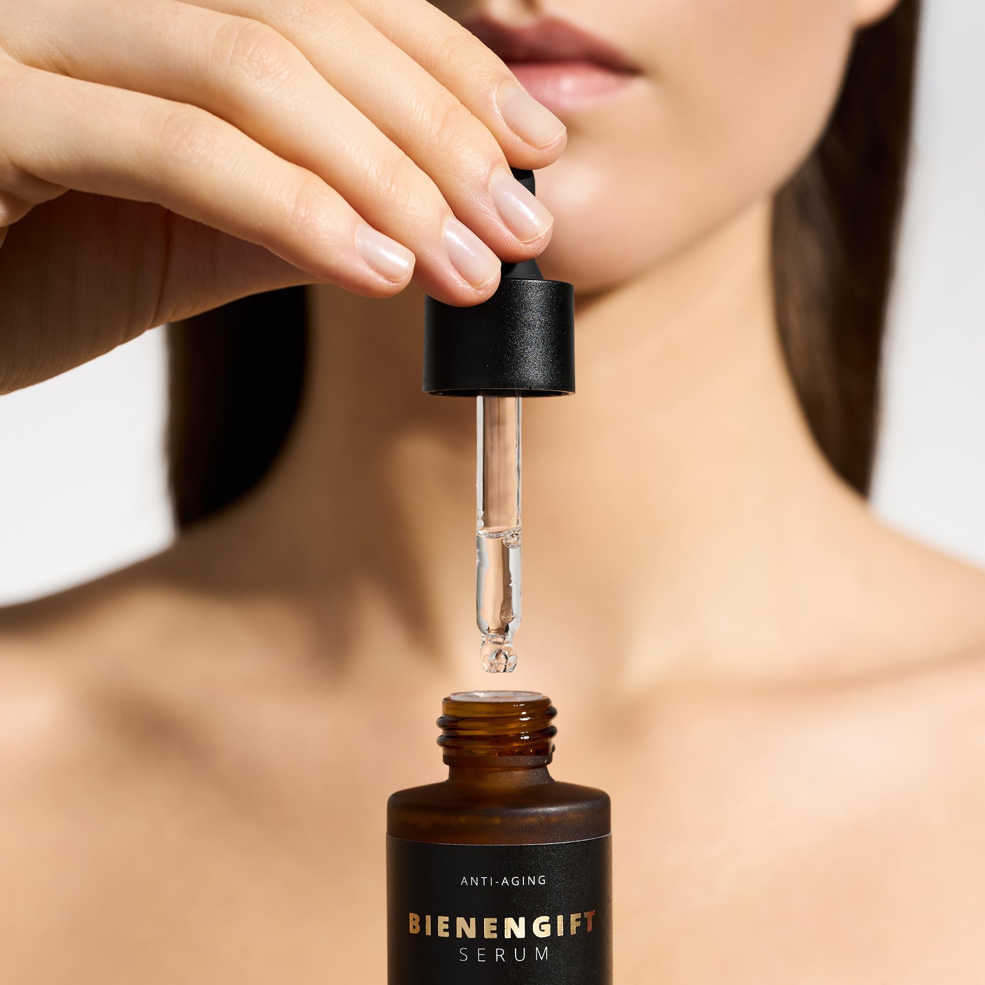 maorika – Sérum antiarrugas con veneno de abeja – Cuidado facial antiedad con jalea real y extracto de miel – para una piel firme y suave – 30 ml
