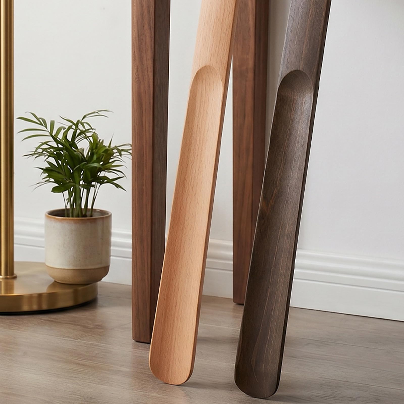 Lurrose 2 calzadores magnéticos de 55 cm (21,6"), calzador de madera con mango largo para personas mayores (hombres y mujeres), bastón de vestir con base magnética para montaje en pared para