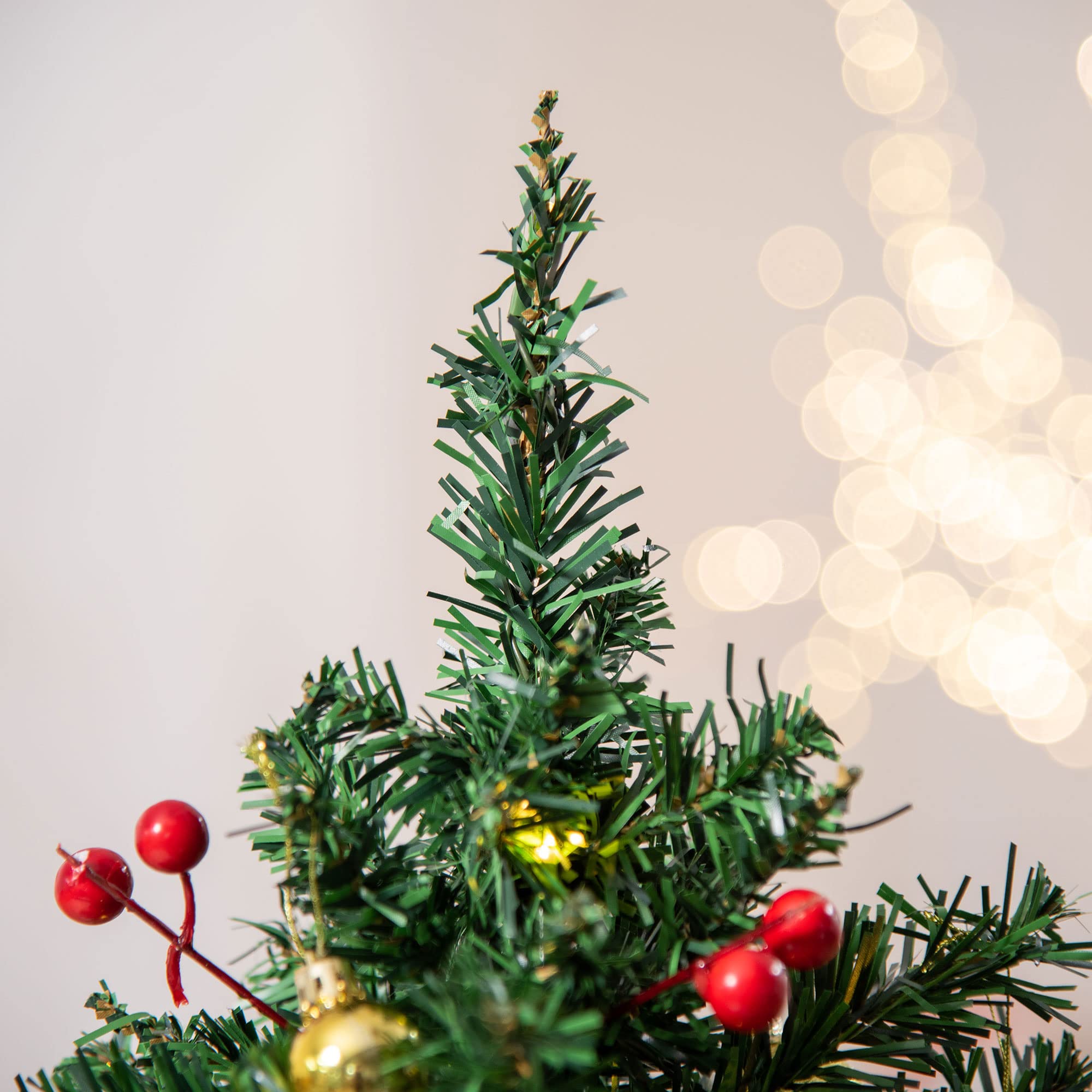 Vliegt de winkels uit: Action verkoopt een kunstkerstboom voor een Vliegt de winkels uit: Action verkoopt een kunstkerstboom voor een