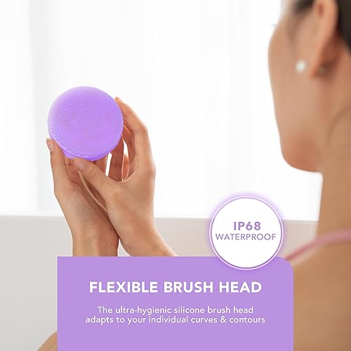 Miniatura 5 de FOREO Luna 4 Body Brush - Exfoliating Body Scrubber - Premium Lymphatic Drainage Skincare Tool - IP68 Waterproof - Strawberry Legs Treatment