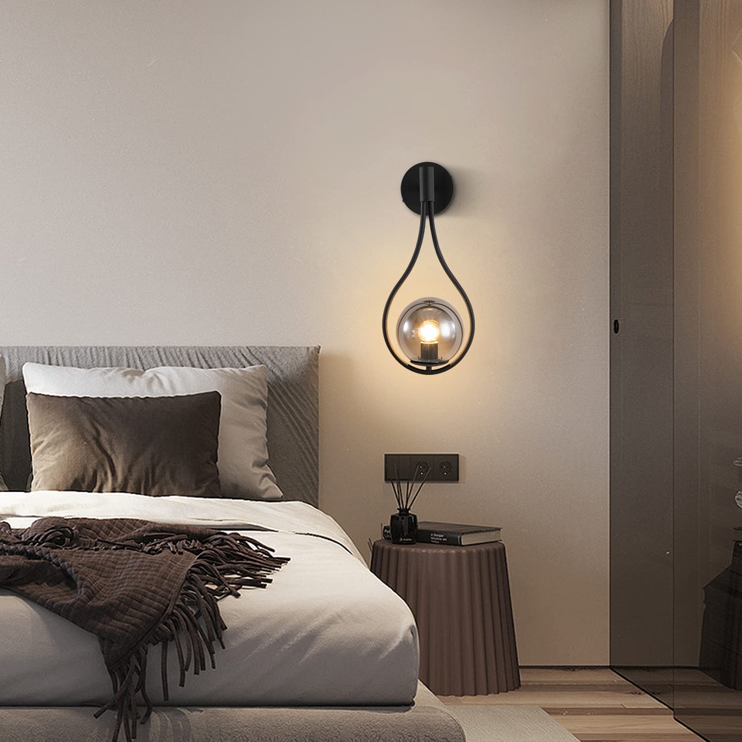 KCO Lighting Lampada da Parete Moderna a Globo di Metà Secolo Con Paralume Grigio Fumo, Wireless, Nero e Grigio Fumo per Soggiorno, Camera da Letto, Corridoio