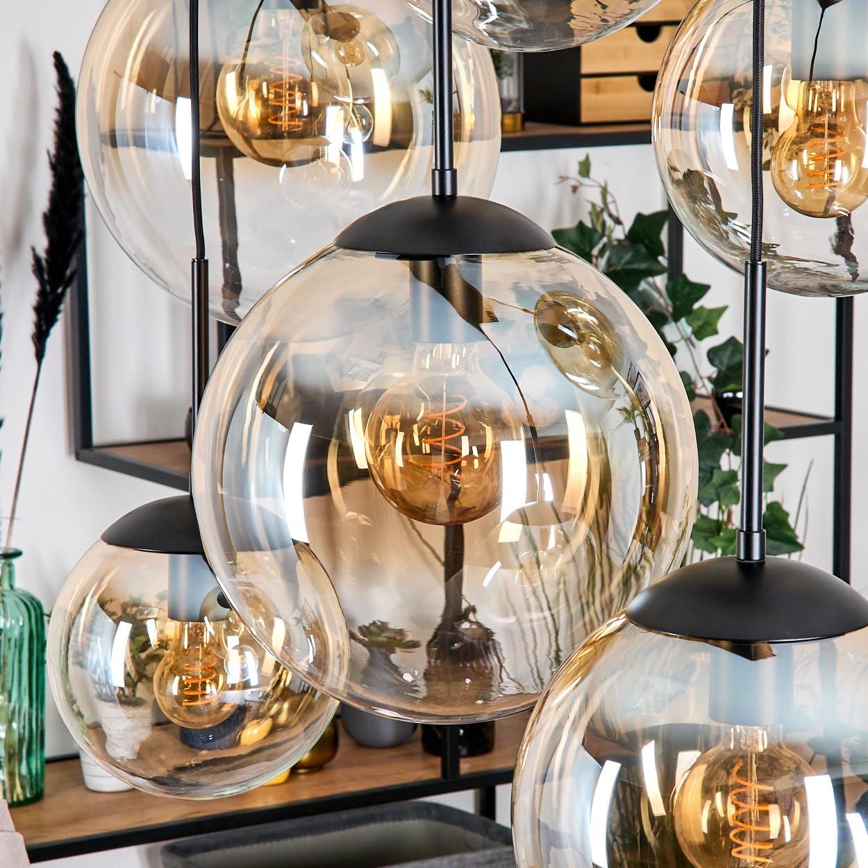 HOFSTEIN Hängeleuchte Gastor, 6-flammige Hängelampe aus Metall/Glas in Schwarz/Bernstein/Klar, moderne Pendelleuchte im Retro/Vintage-Design (Schirme Ø 20; 25; 30cm), E27, Esszimmer, Küche, Wohnzimmer