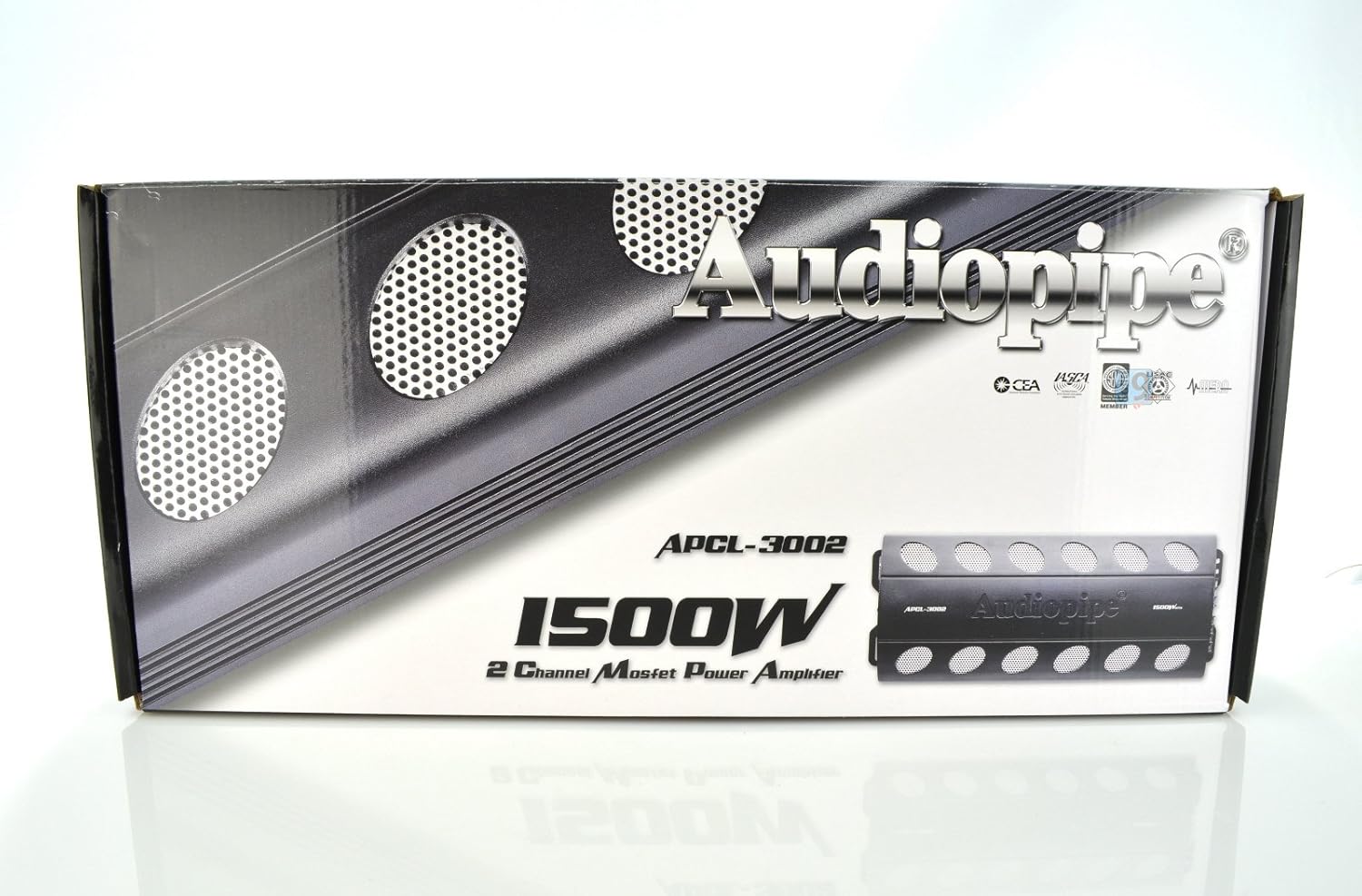 Retail packaging for Audiopipe APCL3002 amplifier.