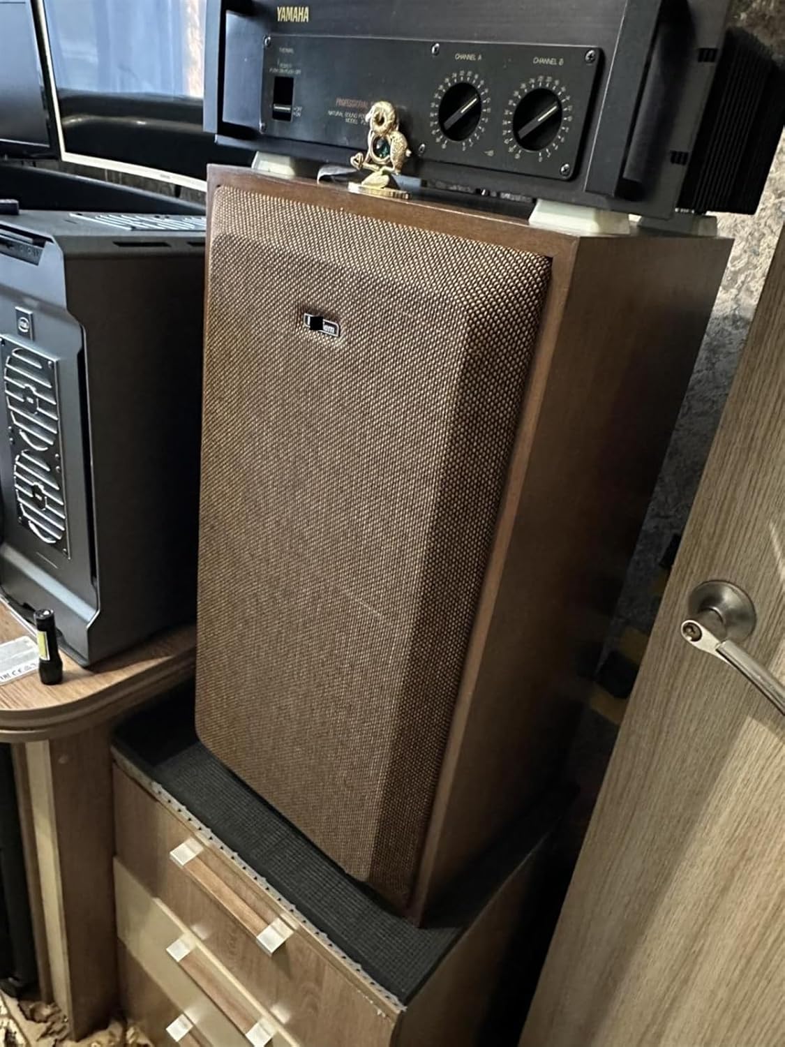 Speaker Mesh Cloth Classic Vintage Thicken Speaker Cloth Grille for Acton III/STANMORE III/Woburn III/Bluetooth/Normal Audio(BlackBrown(75x50cm))