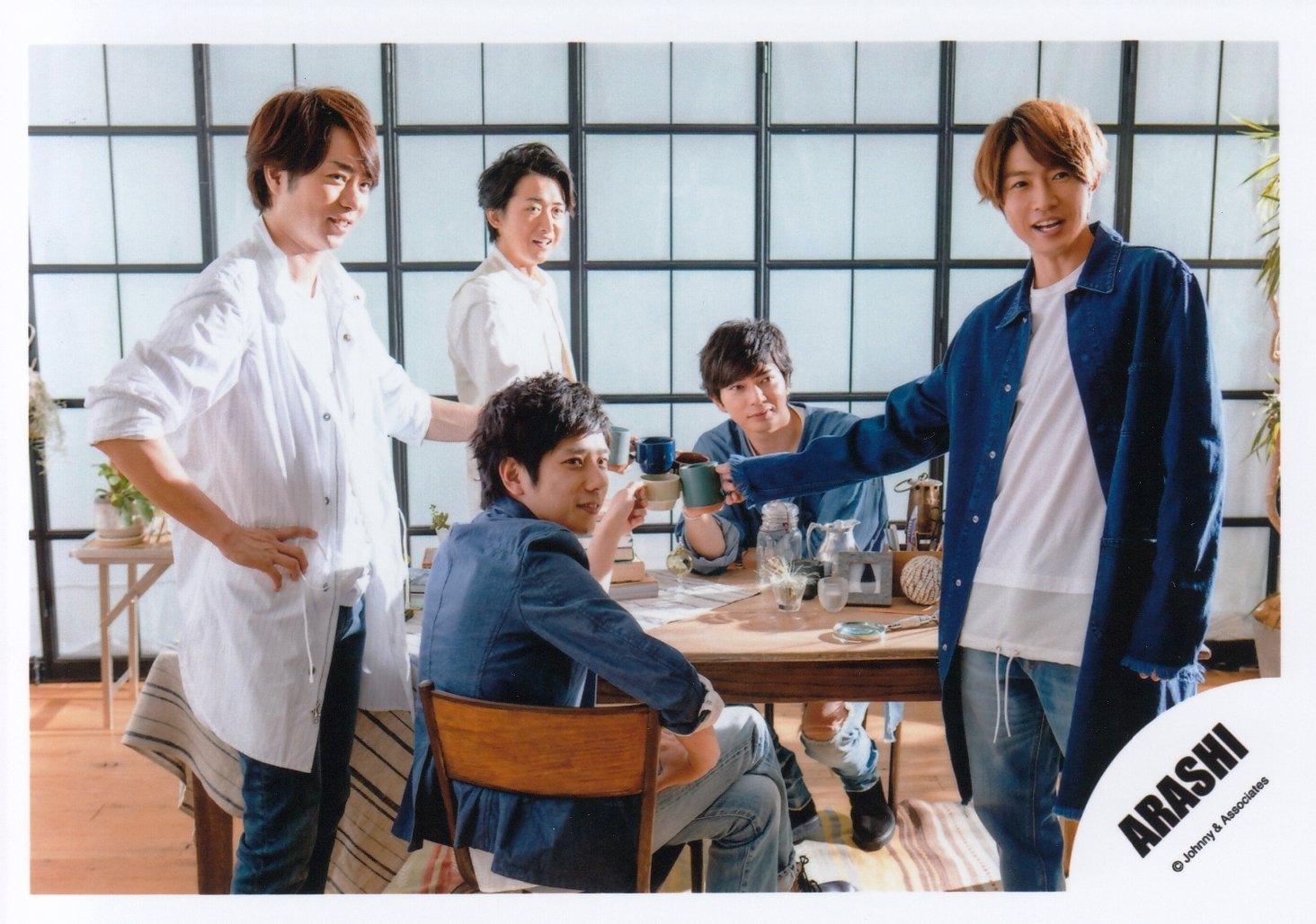 嵐公式写真 Amazon.co.jp: ARASHI 嵐 公式 生 写真 （松本潤）AM00072 : Toys & Games