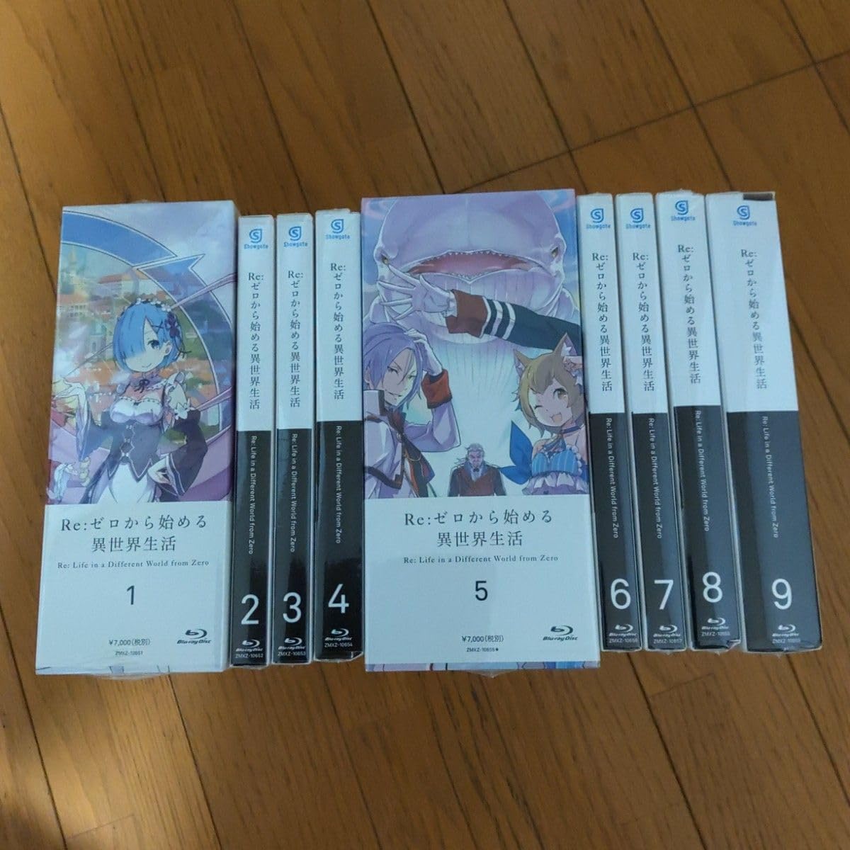 角川書店 - Re:ゼロから始める異世界生活 Blu-ray 1～9巻 収納BOX付き Amazon.co.jp: Re:ゼロから始める異世界生活 新編集版 Blu-ray