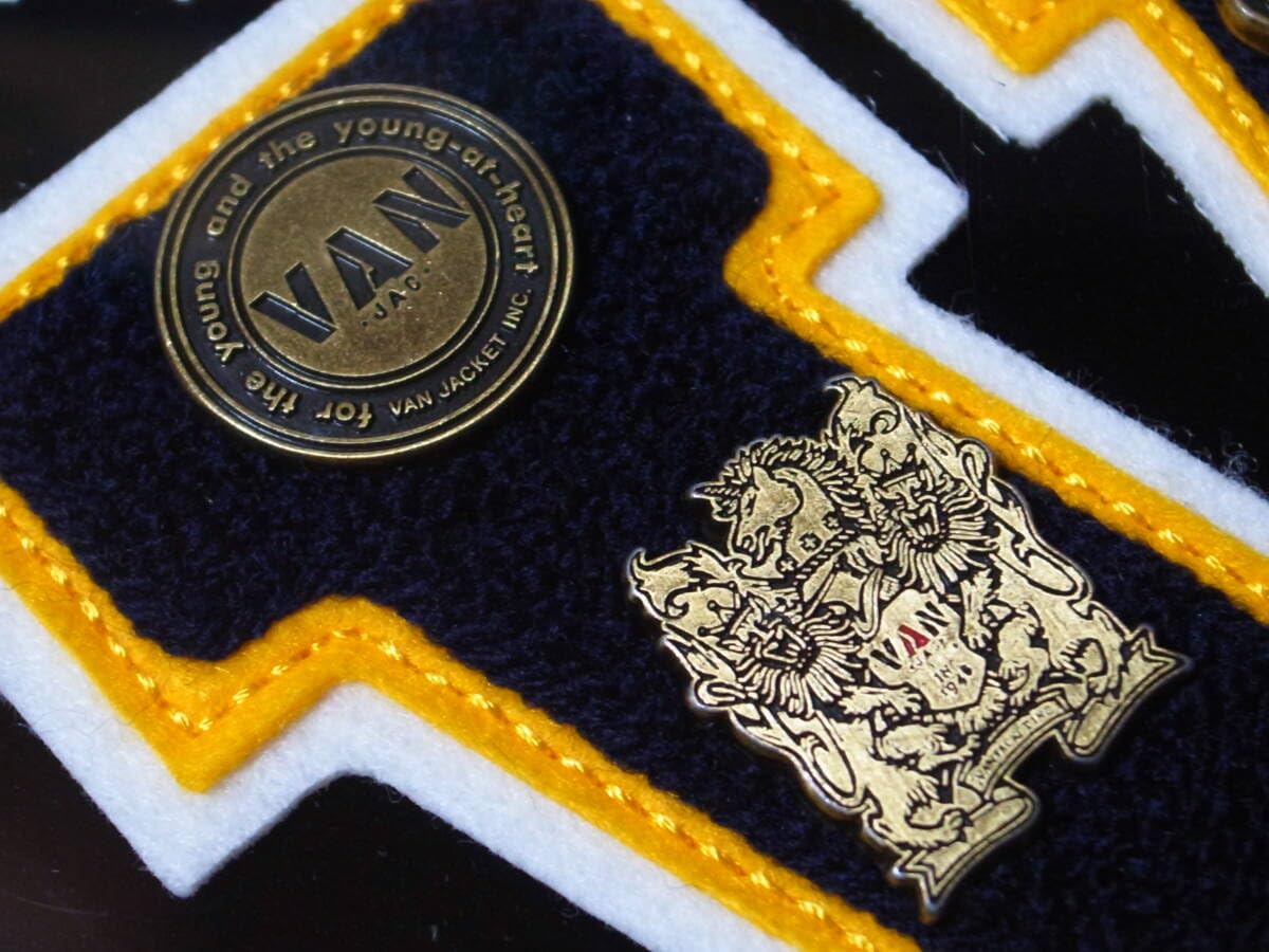 VAN JACKET 70周年記念 ワッペンピンバッジ セット木製額入り