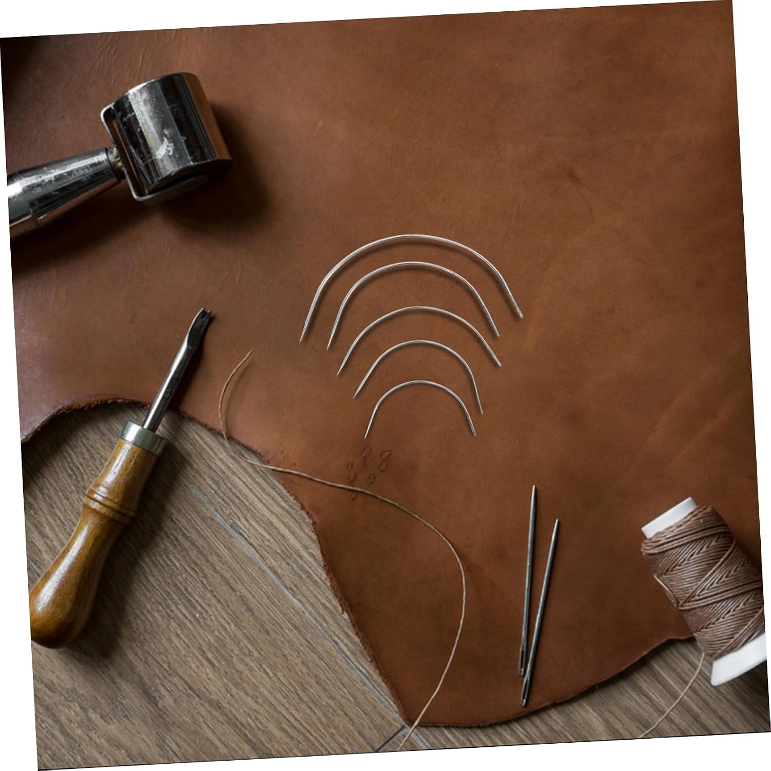 Gogogmee 50pcs Handmade Leather Stitch Sewing Needles Large Eye Curved Needle for Upholstery Embroidery