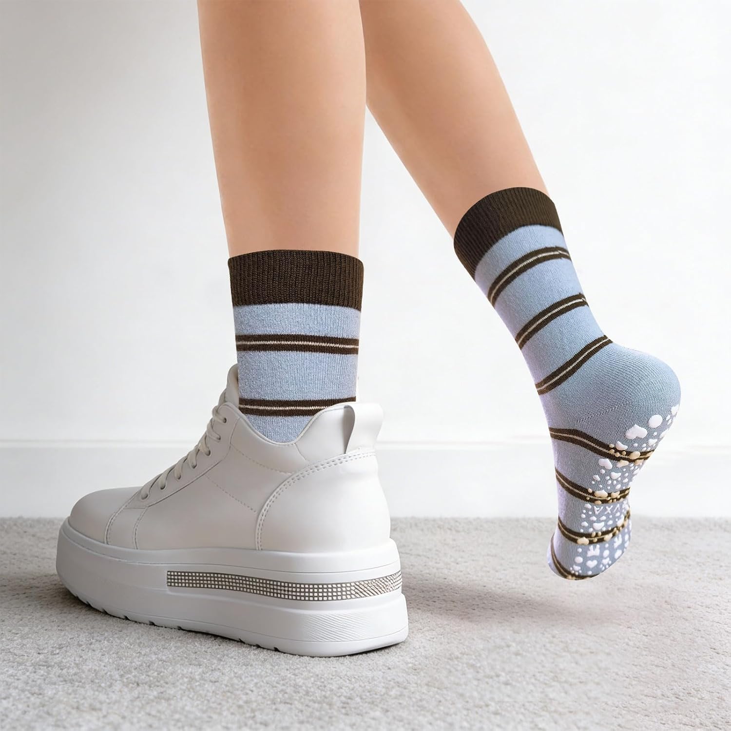 3 Pairs Cute Pilates Grip Socks for Women Heart Striped Non Slip Grip Socks for Yoga, Barre, Barefoot