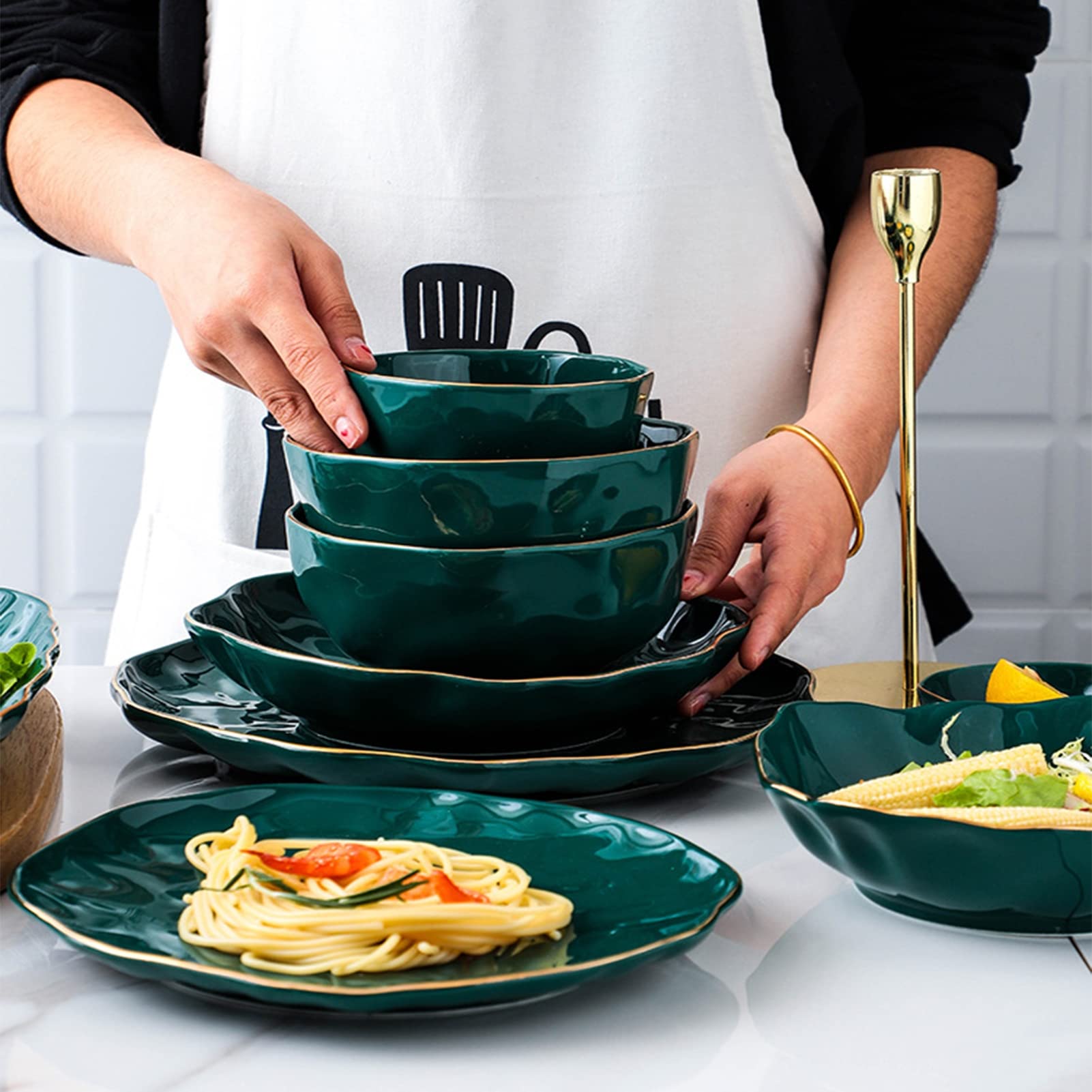27-częściowy komplet zastawy stołowej z porcelany, zastawa stołowa dla 4 osób, zestaw naczyń z talerzami i miskami, nadaje się do kuchenki mikrofalowej i mycia w zmywarce