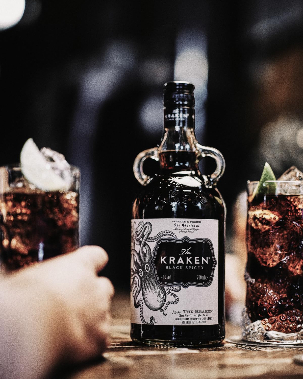 The Kraken 100cl - Rum nero speziato: canna da zucchero, rum caraibici scuri e 13 spezie. 40% vol.