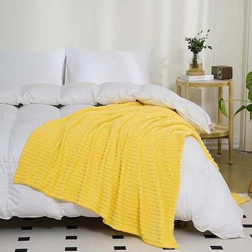 Miniatura 3 de Puncuntex Manta amarilla de 50 x 60 pulgadas, manta acogedora de franela súper suave con diseño de cuadrícula cuadrada jacquard 3D de lujo para sofá