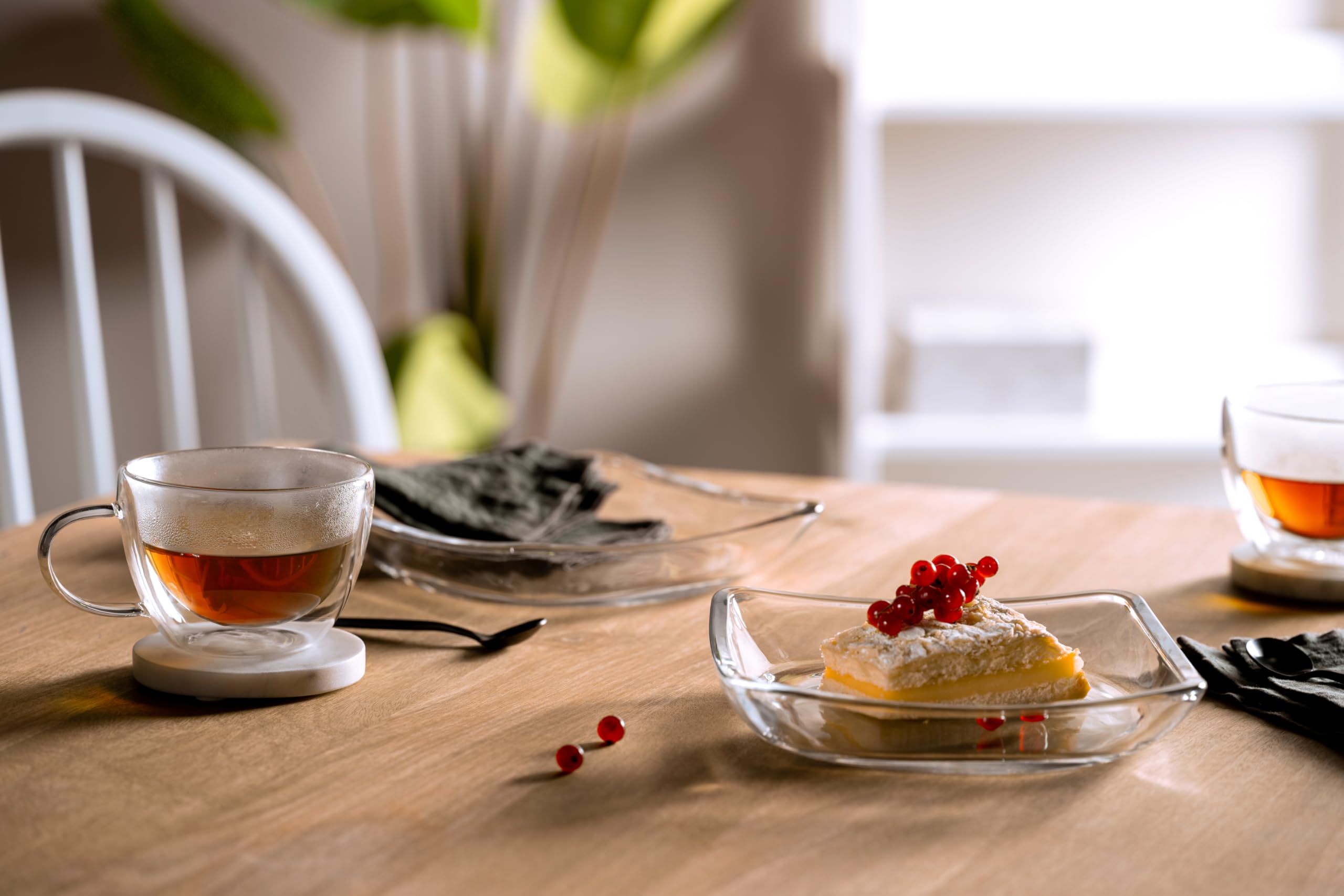 LEONARDO HOME Piazza Teller, 4er Set, spülmaschinenfeste Teller, moderne Servierteller aus Glas, Glasteller für Kuchen und Gebäck, Glasplatten zum Servieren, Höhe 4 cm, transparent, 024408