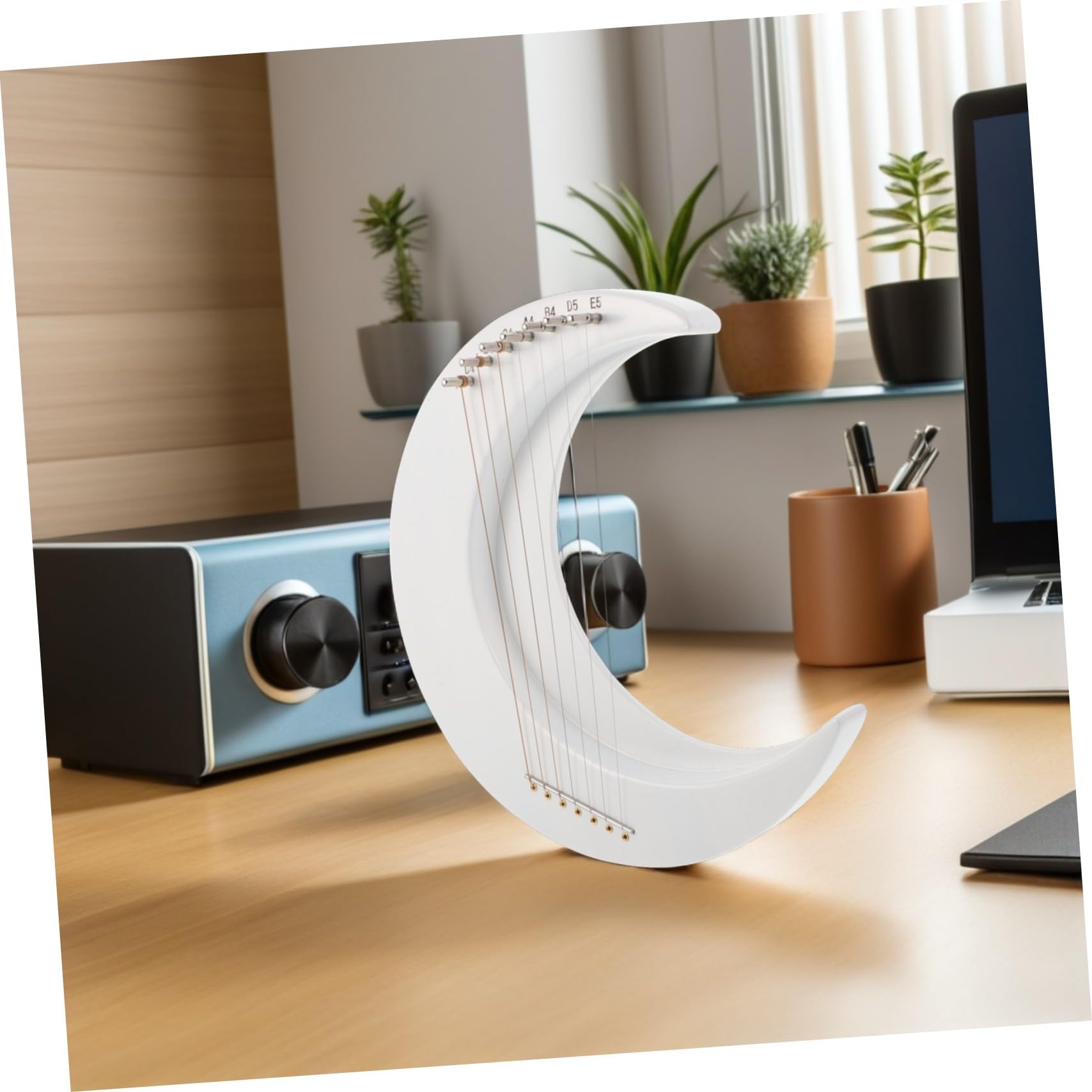 TOYANDONA 7-Strunowa Moon-shaped Lyra Drewniana z Kluczem Do Strojenia Kompaktowy Instrument Muzyczny Do Nauki i Występów Idealny dla Początkujących i Miłośników Muzyki