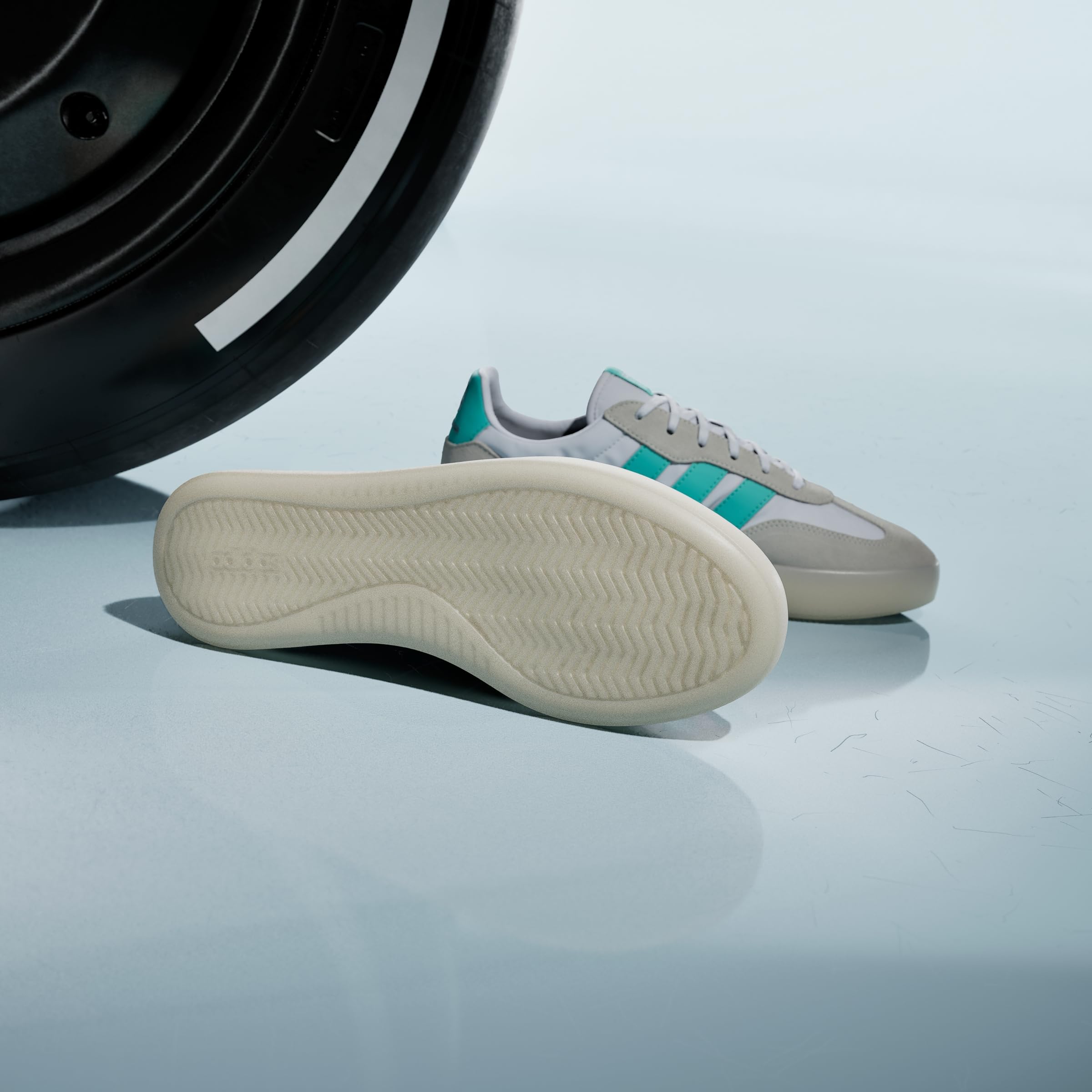adidas Unisex Chaussure Mercedes - AMG Petronas Formula One Team BARREDA Decode